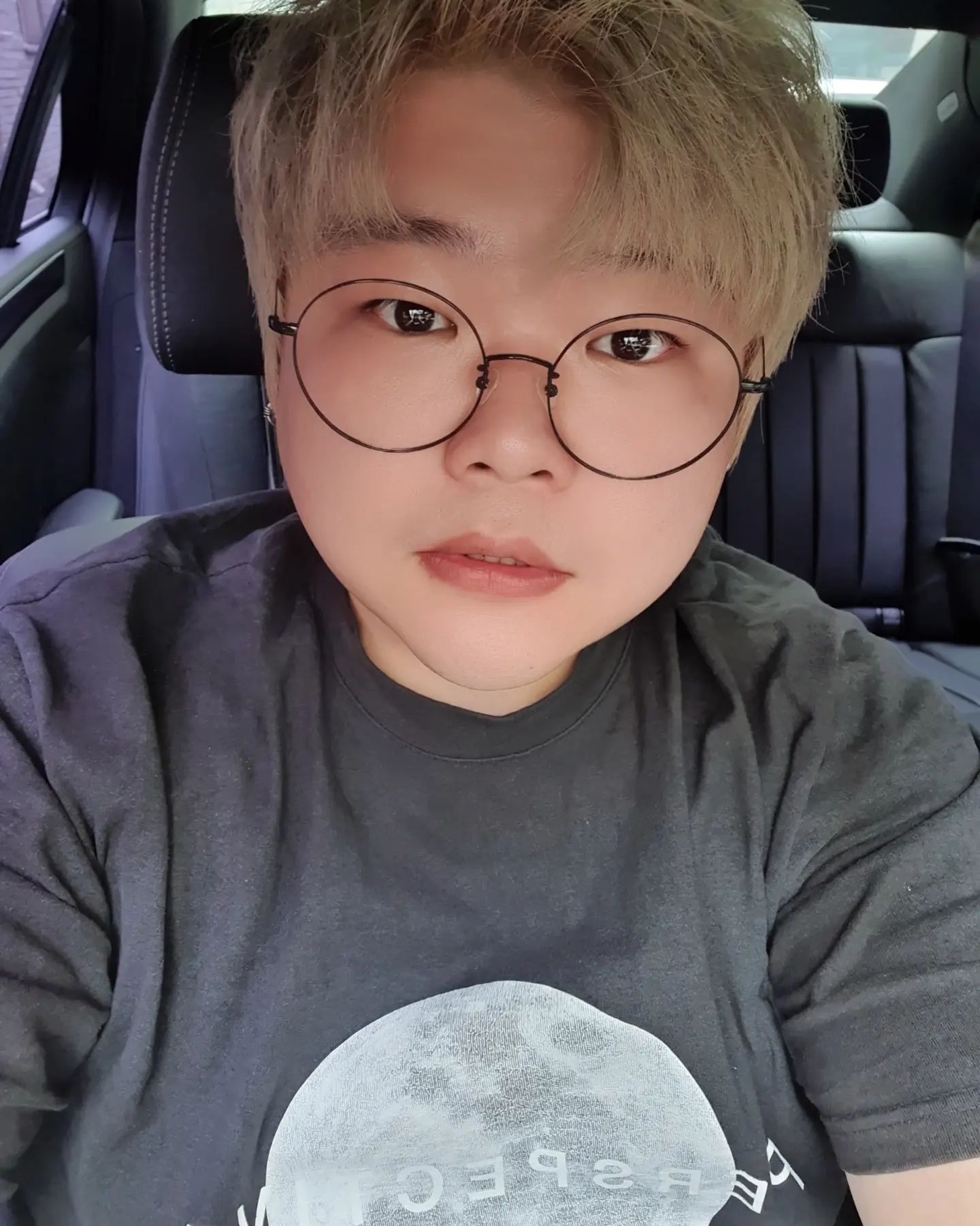 생존신고
몇개월만에 게시글이지ㅋㅋㅋㅋ
.
.
.
.
.
.
.
.
#오랜만에 #생존신고 #selfie #냐옹이그램 #선팔 #맞팔 #선팔하면맞팔 #맞팔100 #소통 #인친 #선팔환영 #선팔맞팔 #좋아요 #좋아요그램 #좋반 #맞팔해요 #인스타일상 #instagood #lfl #l4l #fff #f4f #follow4follow #댓글 #댓글환영 #일상 #일상스타그램 #소통스타그램