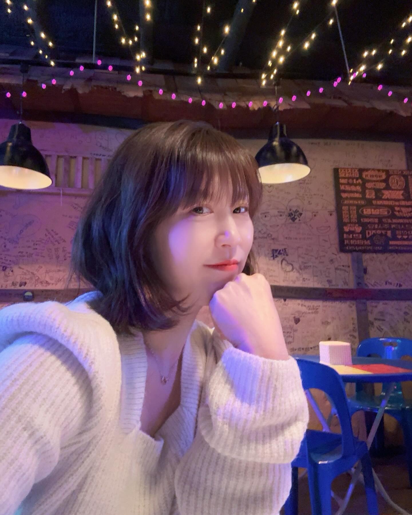 분위기가 마음에 들어서 남겨본 셀피
포차갬성 넘 좋아!

#불금 #불금스타그램 #셀스타그램 #셀카 #셀피