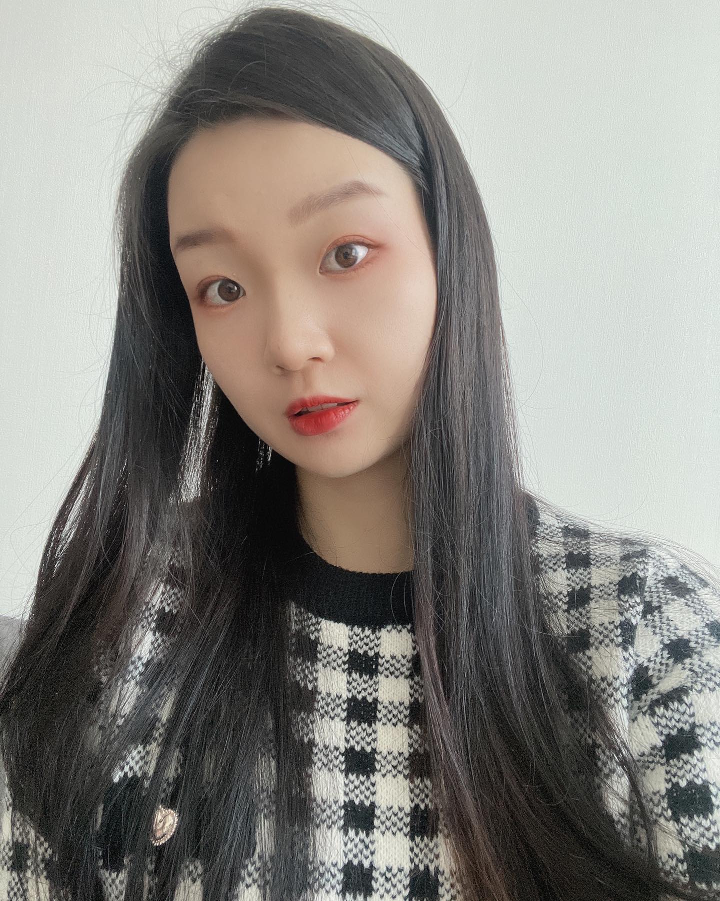 진짜 오랜만에 화장하고 셀카🥲