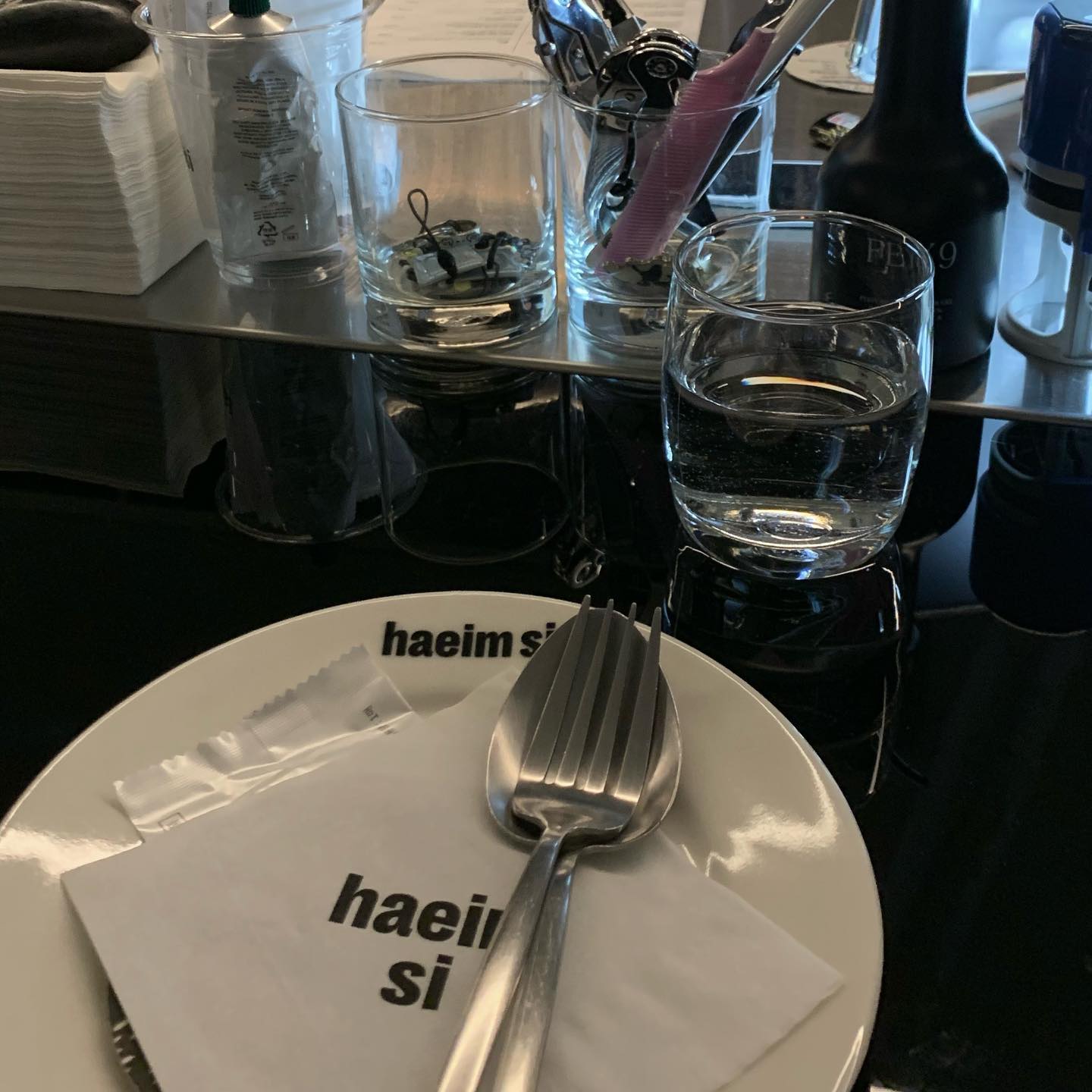 마지막이 제일 귀여워 
음식 짱 해랑 짱 ! 또 보자 해랑아🥺🖤🖤🖤