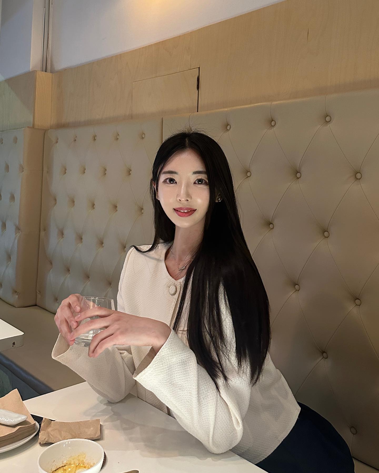 chef_s.jin 따라 몇년째 방문하는 초승달🌙
올때마다 메뉴 바뀌는데 항상 만족도 1000%
코스마다 전통주 페어링 해주시고 메뉴 하나하나 넘 맛있당

#초승달 #한남동맛집 #오마카세맛집