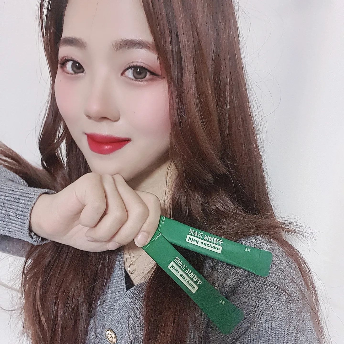 #협찬 빵 먹고 빵해장이 일상이어도 효소 덕분에 안심한다 진촤,,
탄수화물 중독자들에게 한줄기 빛...⭐️

이건 곡물효소 뿐만 아니라 글루텐 분해 특허유산균과 악타진이라는 키위효소가 들어있어 맛도 있는데 소화도 훨씬 잘 돼서 밀가루 음식 먹고 꼭 챙겨먹는 중이에요💚

특히 밀가루 먹고 속 더부룩한 사람들은 이런 클루텐 분해되는 소화효소는 진짜진짜 필수ㅠㅠ‼️

운동하는 분이라면 단백질 보충제 먹을 때도 같이 먹으면 탄당분해를 원활하게 도와주고 액티니딘이 장운동 효과까지 챙겨줘서 1석 2조🤟

✅️ 국내 최대용량 악타진 효소제품
✅️ 곡물맛+푸룬맛+키위 맛으로 고소하고 새콤함
✅️ 빵, 면 정말 좋아하는 사람들에게 글루텐분해 유산균이 속을 편안하게 해줌

.
.
.
.

#디앤아이랩 #키위효소 #글루텐분해 #글루텐분해유산균 #효소 #곡물효소 #효소다이어트 #소화효소
