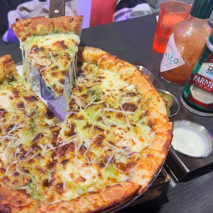 [지구네_맛집추천] 요즘은 피자에 소주가 대세! 교대역 술집 서초동 피자펍, 교대역 피자에 미치다