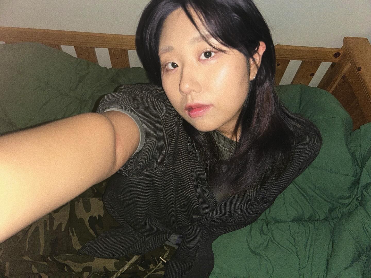 이 시간에 층간소음이 들려요 (*^▽^*)
.
.
#셀카 #셀스타그램 #셀피 #셀스타 #대학생 #데일리  #패션 #패션스타그램 #오오티디 #데일리룩 #빈티지 #좋아요 #selca #selstagram #selfie  #selfies #universitystudent #fashion #fashionstagram #ootd #daily #vintage #like #instadaily #follow  #like #03 #03년생 #22 #22살