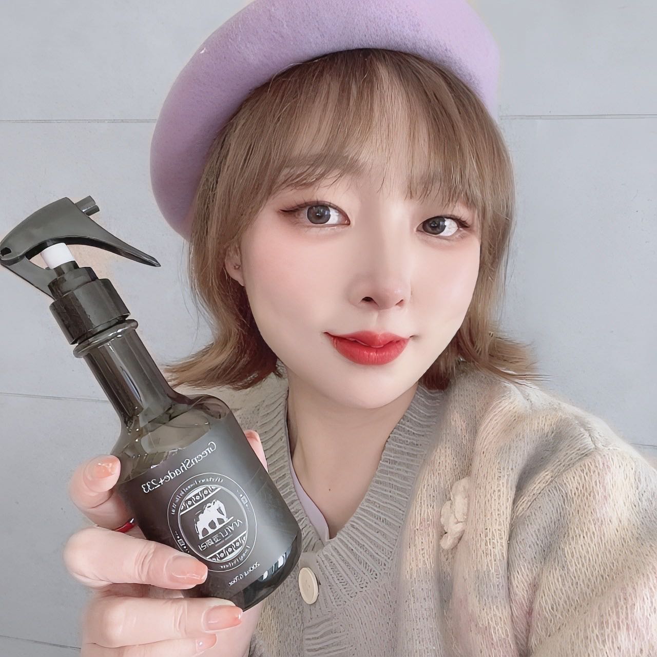 사바나 코끼리 Living Perfume ✨

싱그러운 베르가못과 따뜻하고 이국적인 오리엔탈 무드의 향 🤍

하지만 왠지 뿌렸을 때 편-안한 건 기분탓인가⁉️

베이스 노트가 머스크, 샌달우드라 그런지
뿌리면 하루종일 기분이 넘 좋구요 🤍✨

침구나 소파, 커튼에 뿌려주면 안성맞춤 👍🏻👍🏻

#광고 #사바나코끼리 #섬유향수 #생활향수 #룸스프레이
#드레스퍼퓸 #고급향기 #우디향 #저렴한선물추천 #고급선물추천