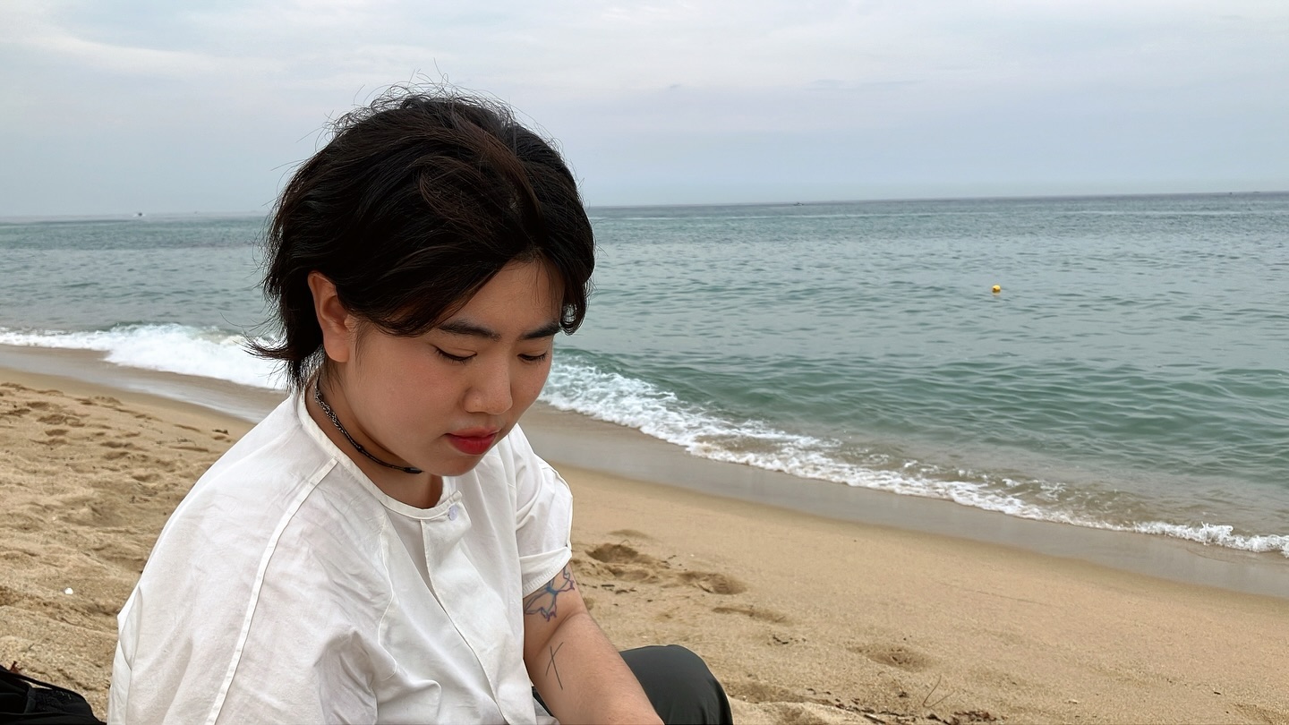 늦
여름인
척