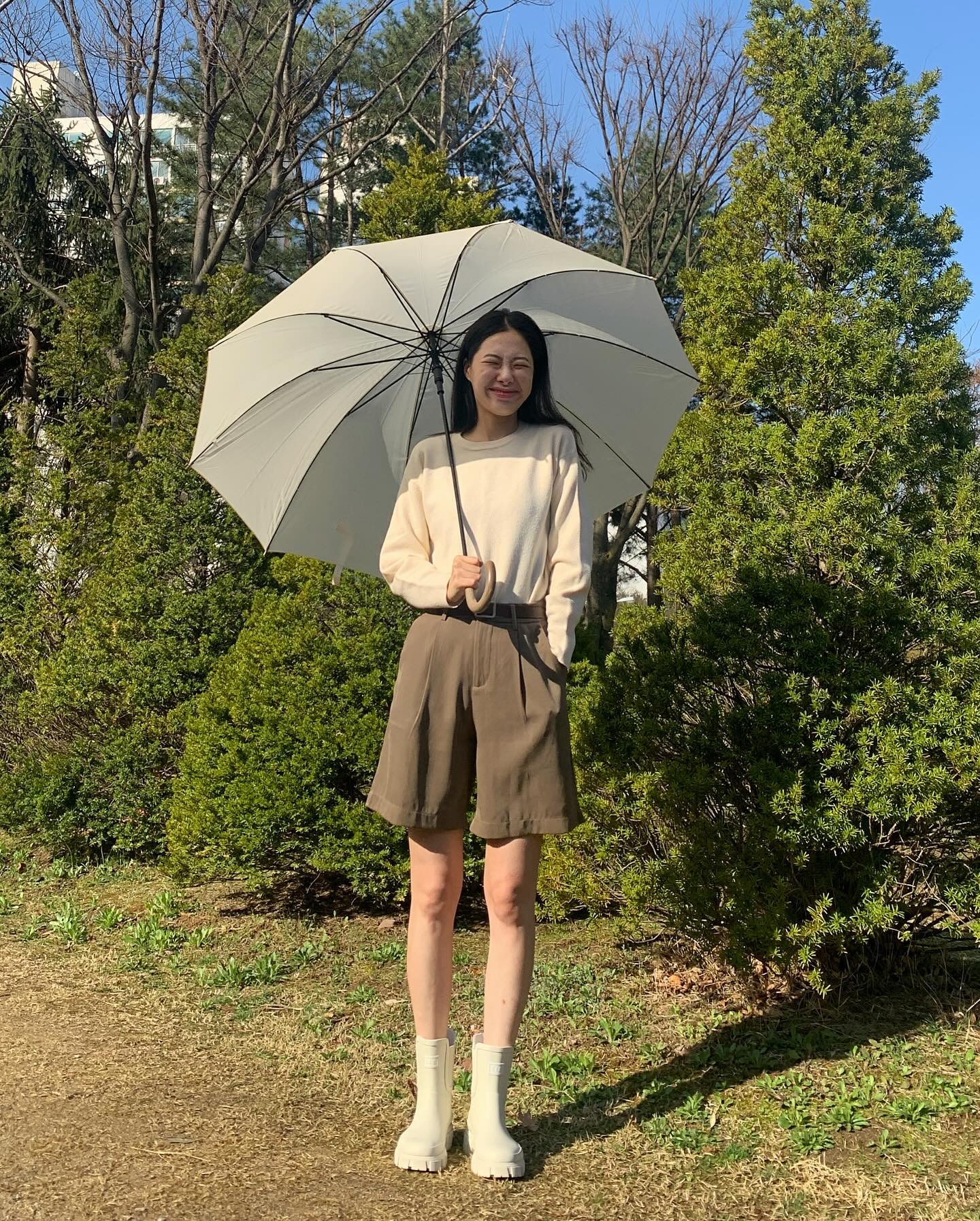 #광고 saltandchocolate.official 

🤍Wearing rain boots on a rainy🖤

첼시 스타엘의 솔트앤초콜릿 레인부츠, 천연고무를 사용해서 안정적이면서 편안한 착화감을 느낄 수 있어요. 블랙, 아이보리, 그린, 옐로우 총 4가지의 데일리&포인트 컬러로 개인 취향에 맞게 골라 신을 수 있어요. 

 

🩵 412326003 아이보리

 ㅤㅤ
———————————————️ 

#솔트앤초콜릿 #saltandchocolate #편한신발 #발이편한신발 #레엔부츠 #레인부츠코디 #레인부츠추천