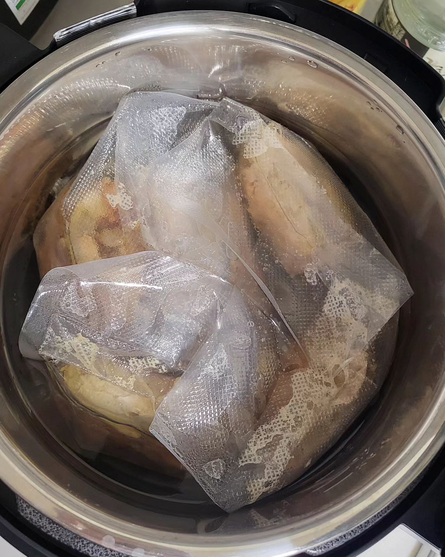수비드는 밤에 올려두면
아침진지시간에 딱 맞춰서 끝나쥬

#수비드
#수비드칠링
#아침진지는8시