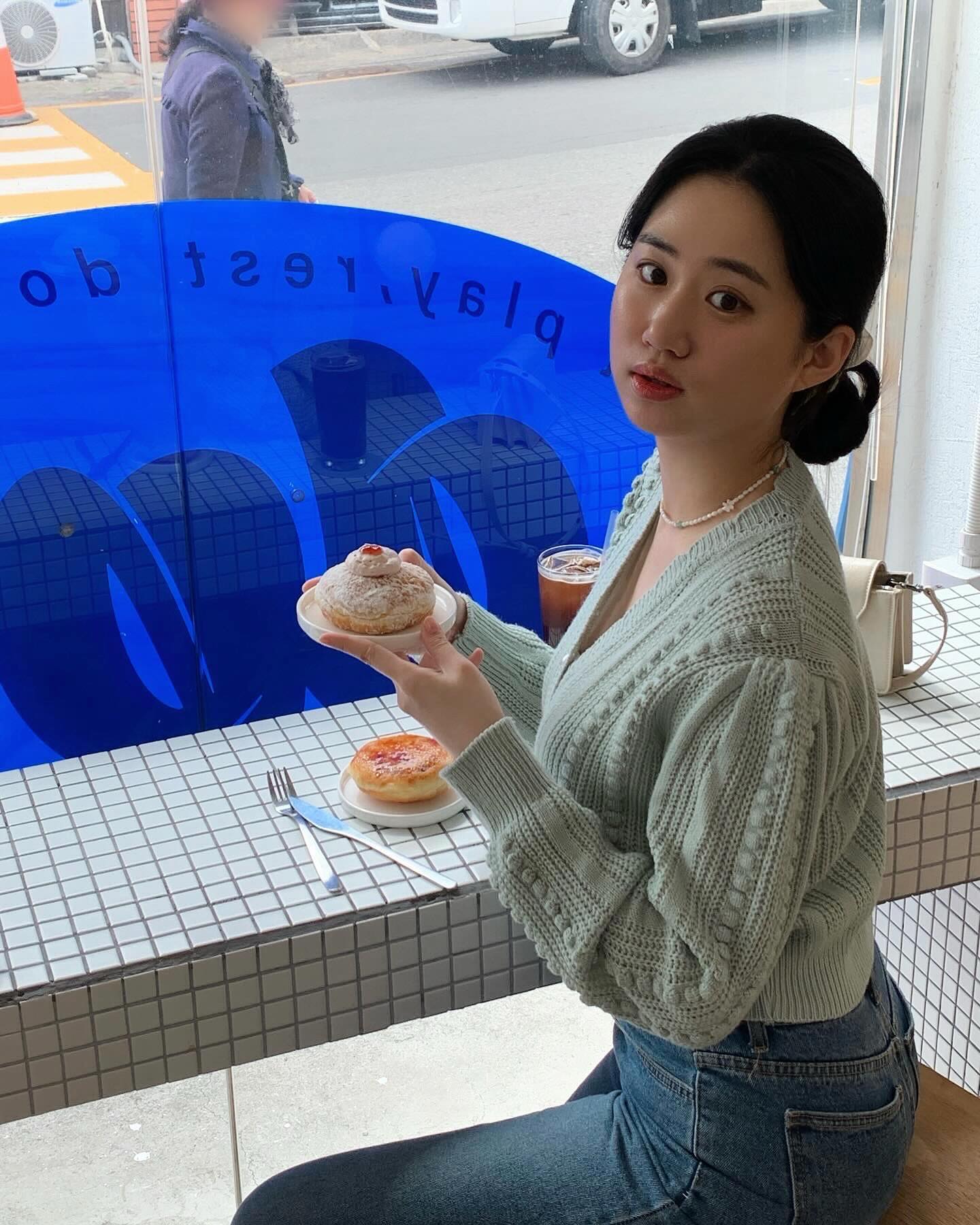 오랜만에 찾은  도넛맛집🍩🩷

#통영기자단 #통영여행 #통영가볼만한곳 #통영카페 #통영신상카페 #통영맛집 #동피랑벽화마을 #동피랑카페 #dpr #통영디저트카페 #도넛맛집