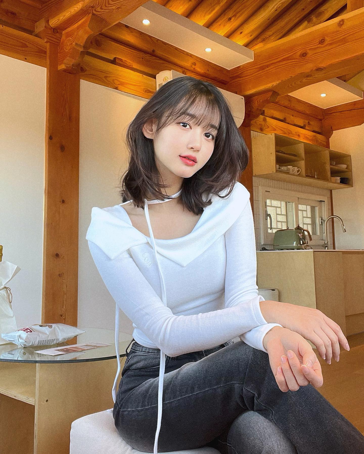 #협찬 luluchou_official 🤍

러블리한디 청순하고 예쁘고,,
옷 디테일 너무 사랑해 !!-`♥´-
오프숄더 추워도 포기 못한다 🐰

#루루슈 #luluchou #여자코디 #데일리룩코디 #오프숄더니트 #오프숄더티 #ootd