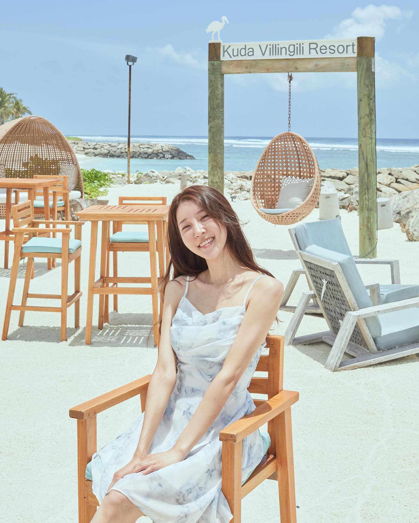 남편이 찍어준 신행 모음.zip

뜨거운 태양에 눈을 뜰수 없었던 둘째날 아침☀️🏖️

 #maldives #maldivesislands #honeymoon