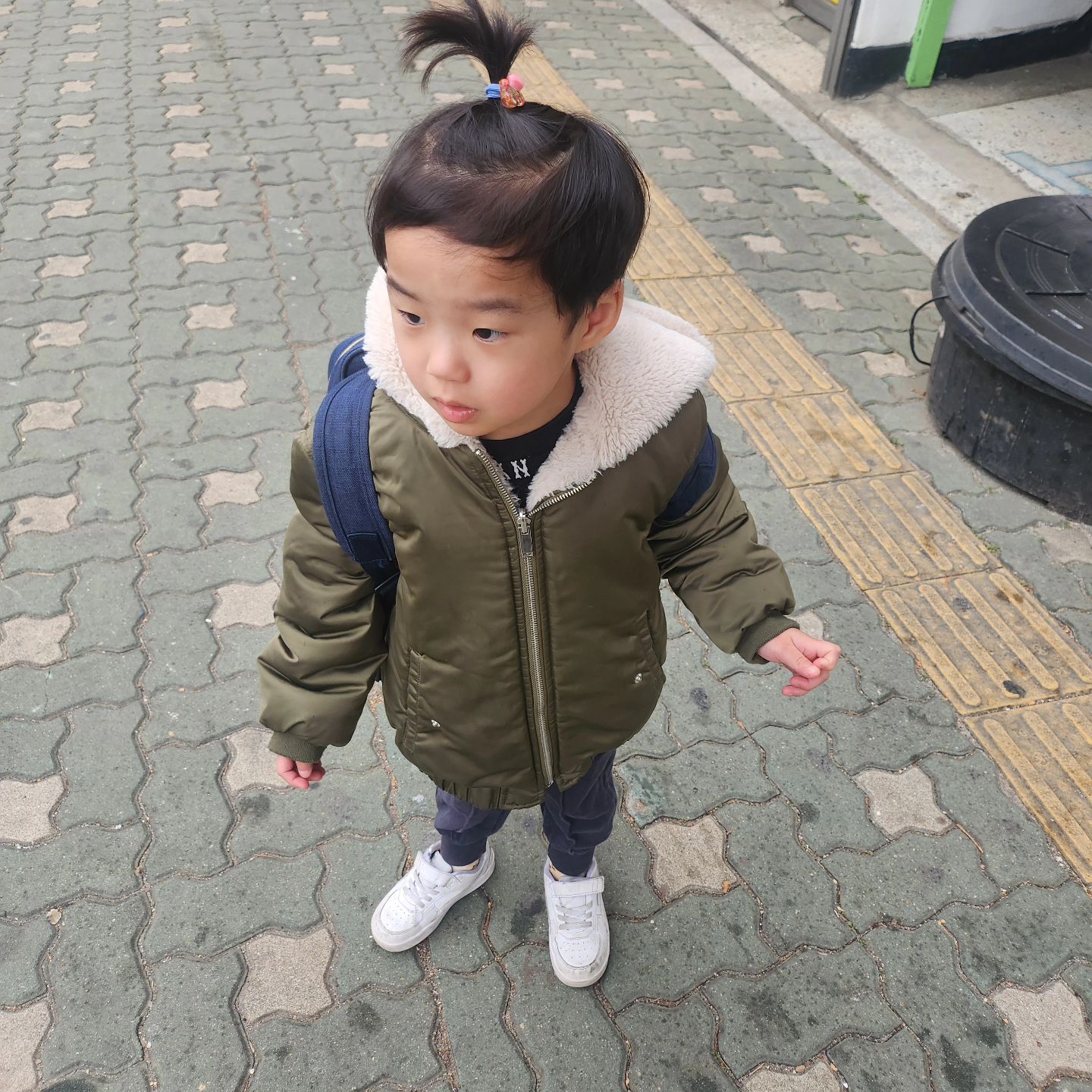 #오늘컨셉은귀여움 인가요 ?
등원준비하는데 갑자기머리묶으라는데 #너아들이거든
