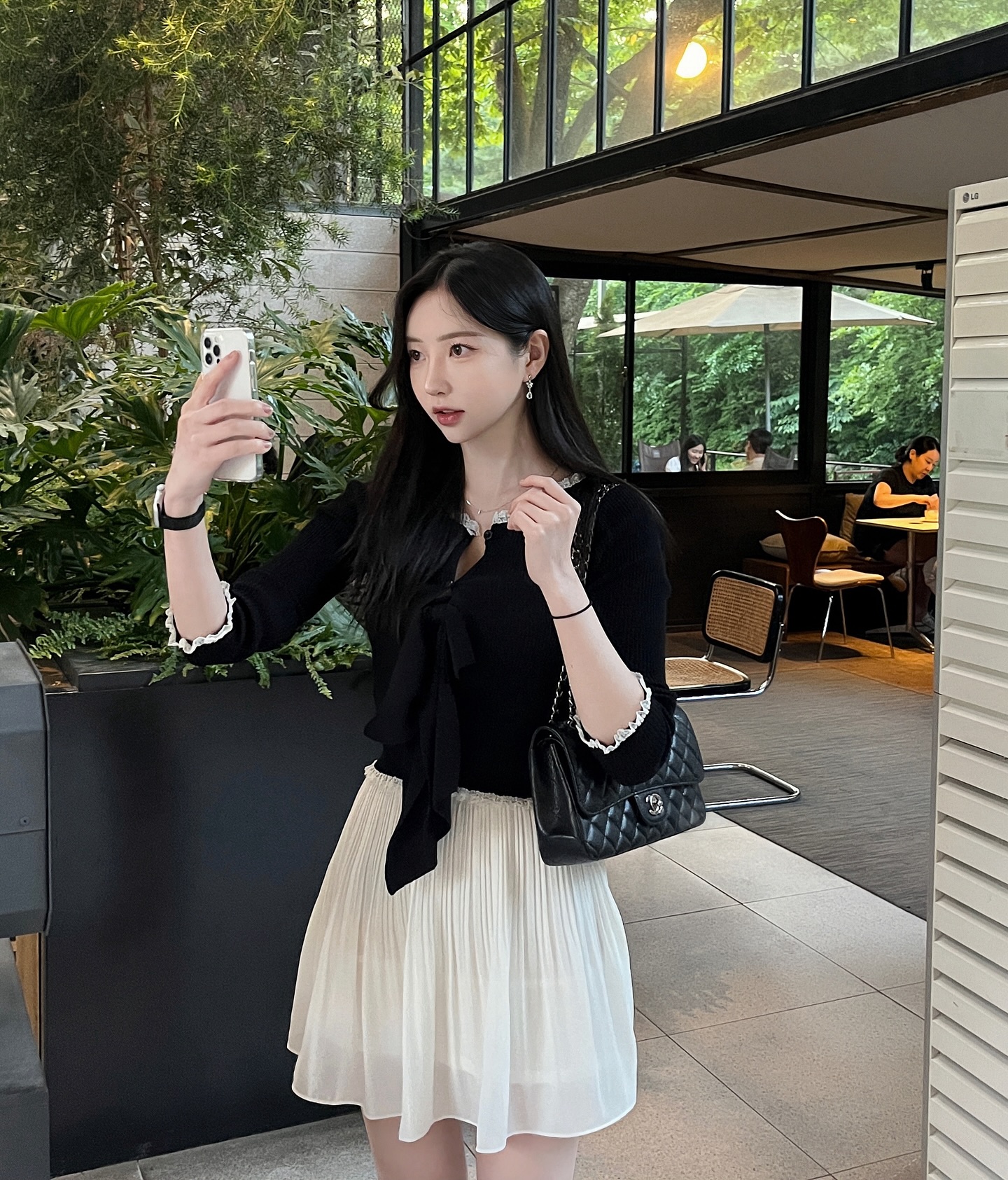 꾸루가 찍어줘따🖤
.
.
.
.
#산아래 #남양주카페추천 #남양주가볼만한곳 #마석카페 #남양주카페 #베이커리카페 #데이트장소 #분위기좋은곳 #데이트맛집 #데이트 #핫플레이스 #디저트그램 #디저트스타그램 #치즈케이크 #달다구리 #디저트맛집 #디저트카페 #디저트선물세트 #디저트 #럽스타그램 #커플 #フォロバ99 #남양주카페 #남양주맛집 #남양주가볼만한곳 #남양주맛집추천 #남양주카페추천 #남양주인테리어