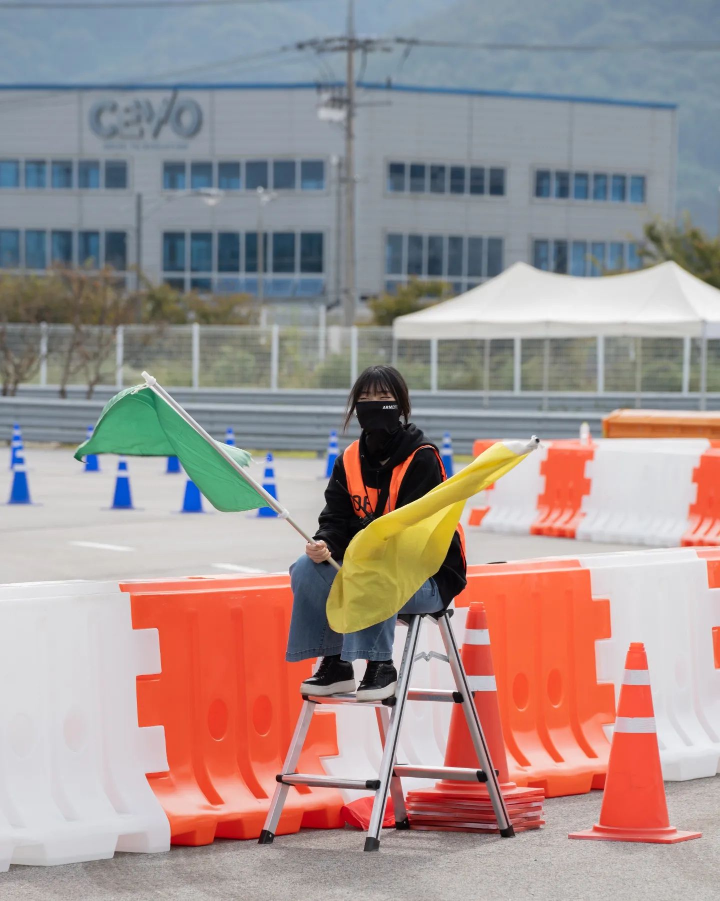 2023 영광 대학생 스마트 E 모빌리티 대회🚘
작년까진 참가팀이었지만 올해는 오피셜로 참가했지롱 🏁
참가하신 모든 팀원, 드라이버, 팀장, 붕붕이(?) 다들 수고하셨습니다🔥
.
+포뮬러 멋있었다....👍
.
PHOTO BY. mhw0323 
.
#직장인취미 #자작차대회 #오피셜 #차쟁이 #차쟁이그램 #차쟁이맞팔 #취미생활 #광주 #영광 #전남축제 #다음은 #슈퍼레이스 #딱대 #선팔하면맞팔 #자동차그램 #자작차 #자동차덕후 #화이팅 #내년에만나요