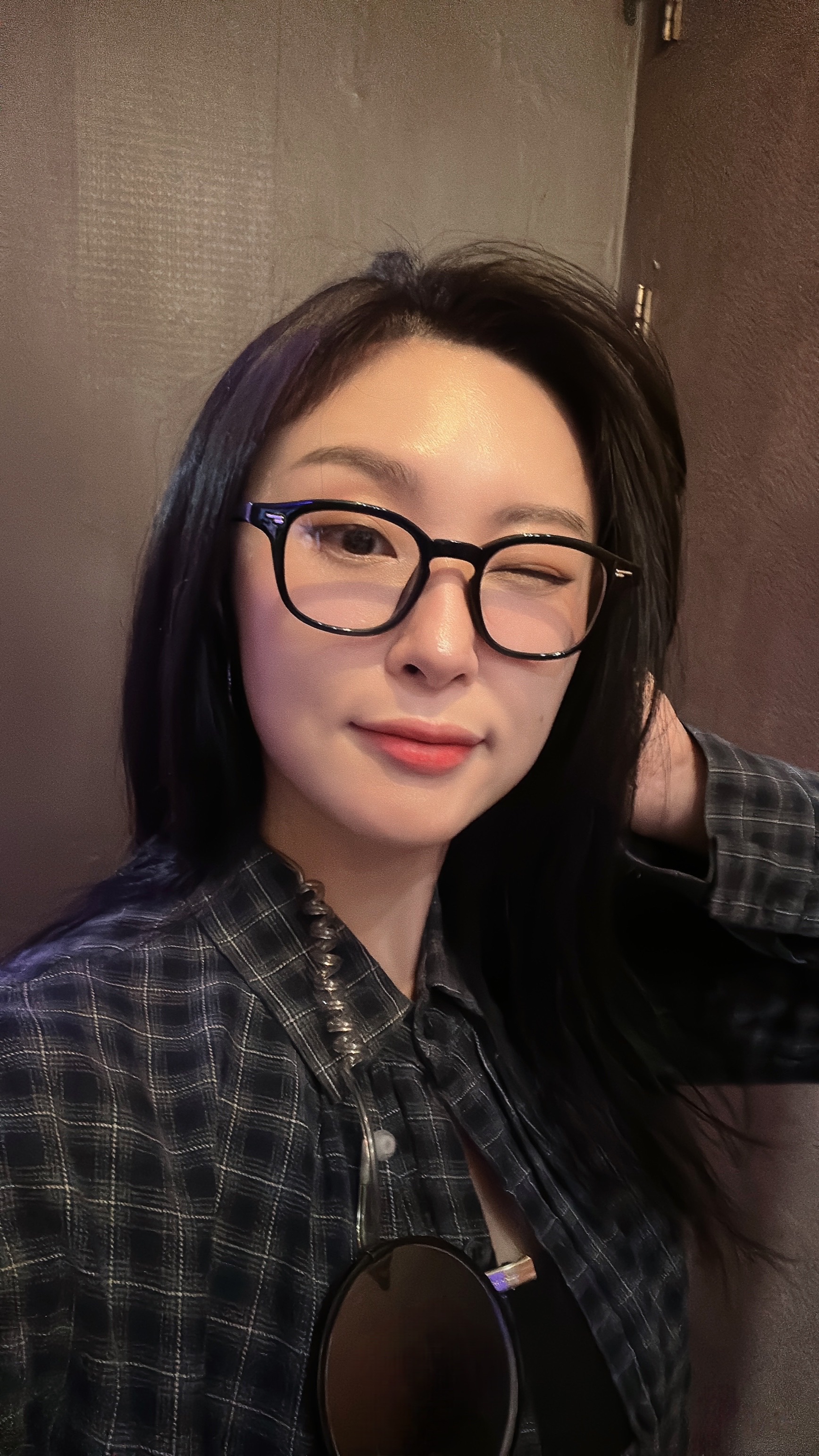 껴바