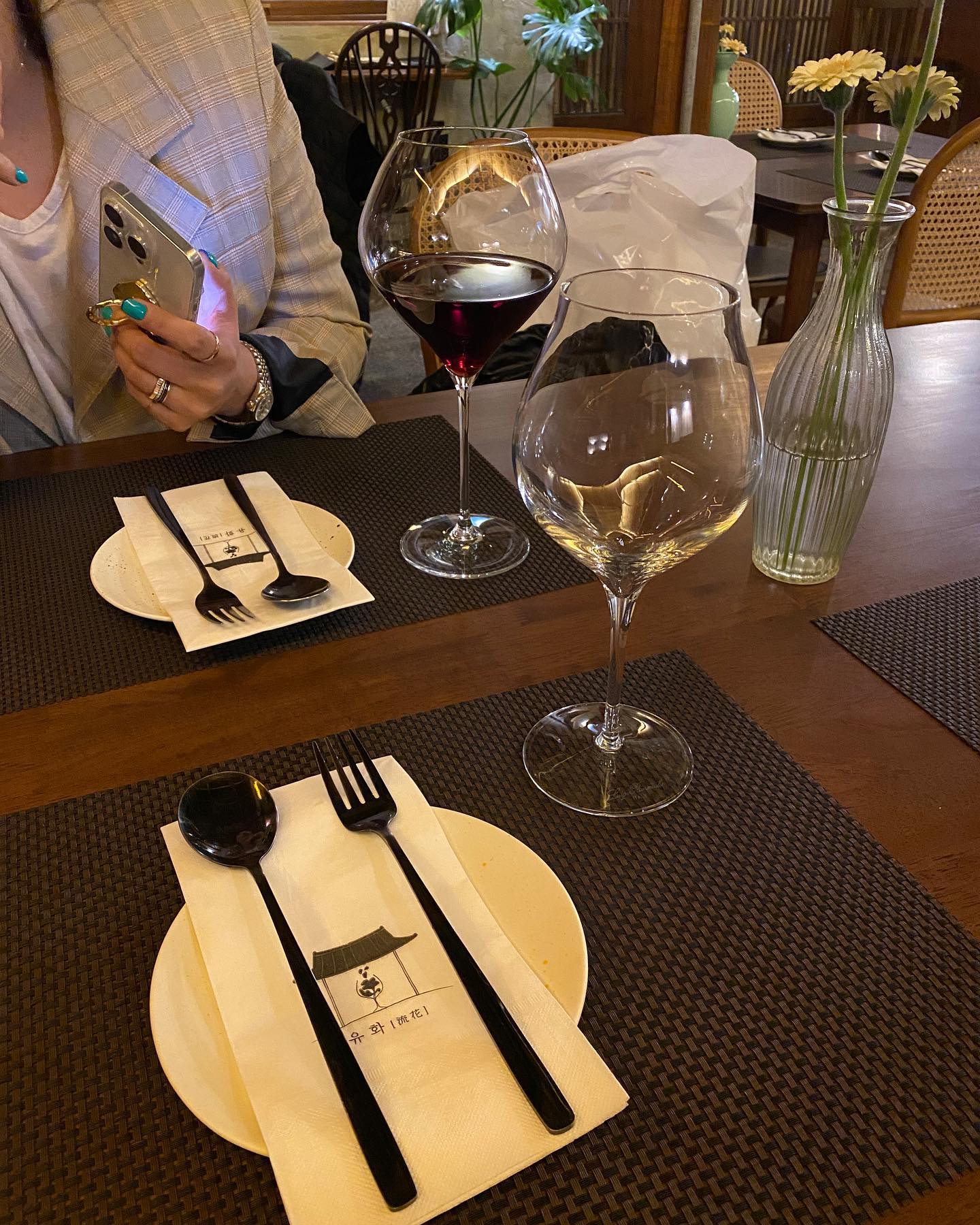 🍷#목포유화 #목포와인다이닝
예전에 갔던 유화 분위기 너무 조쿠요
음식들도 꽤나 맛있었어요 ㅎㅎ
먹물리조또 / 화이트라구파스타
관자구이와 시금치 메뉴 픽 성공!
이전한다는 말이있던데 아직은 그대론가봐요