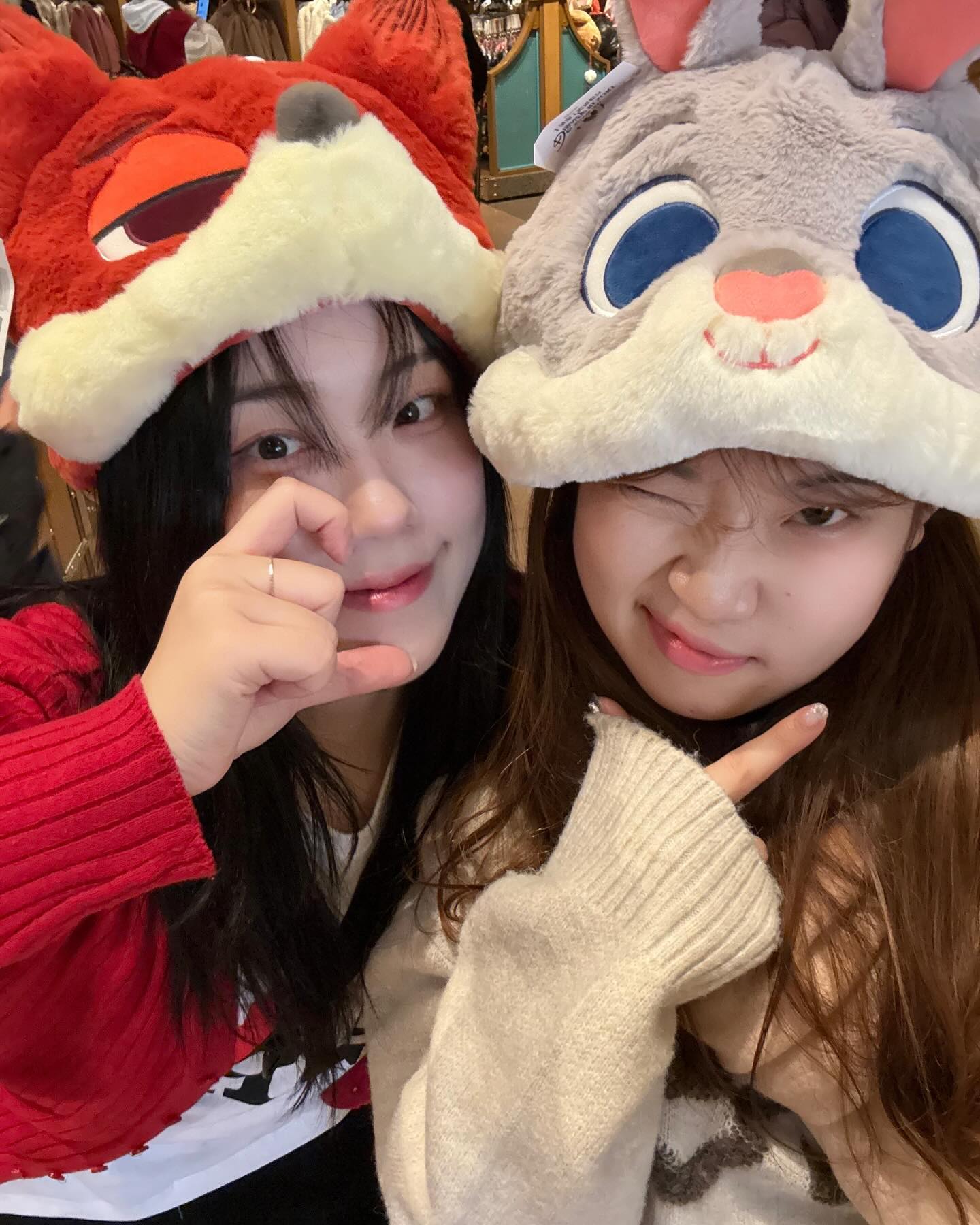 중국에서 생긴 일 = 我是韩国人 ㅠㅠ

🦊🐰👸🏼🏰♥️ #상해 #디즈니랜드