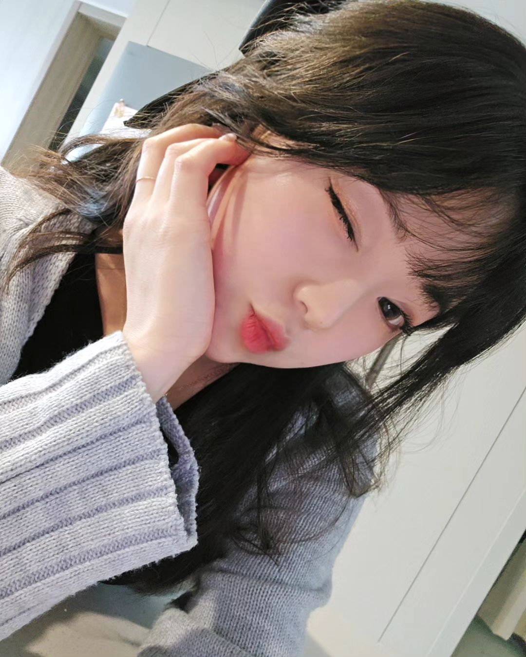 *
셀카가 귀찮아지는날도 오는구나

.
.
.

#근황 #생존신고 #오백년만에 #메이크업 
#머리하기 #귀찮아서 #왕리본 #문신템 #되어버림 #셀카 #셀피 #얼스타그램 #집스타그램
