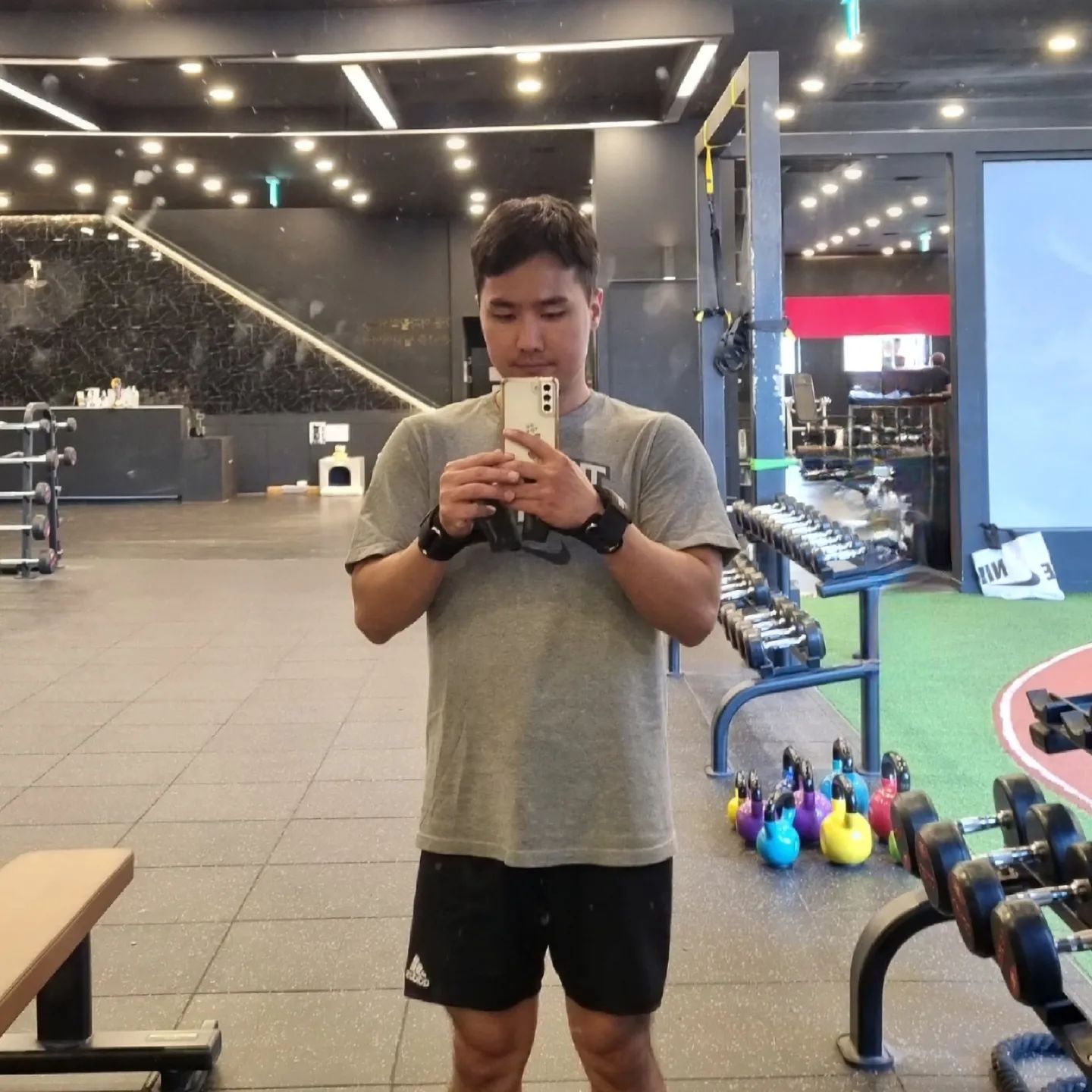월요일 #오운완 

오랜만에 운동인증
피곤해도 막상 운동하고나면 기분이 좋은😊
다들 월요팅 하자구요👍

.
.
.
.
.
.

#너무더워 #월요팅