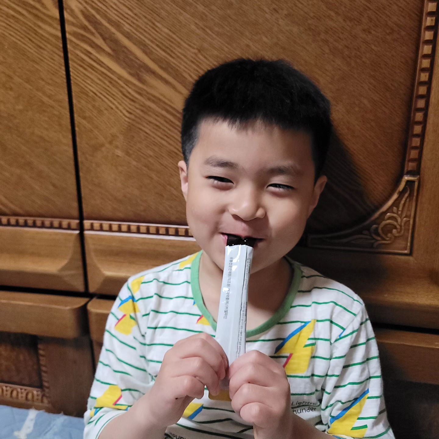 #협찬

이맘때쯤이면 환절기 때문에 우리 아이들
비상상태죠? 저도 늘 항상 상비약 처럼 챙겨두고
없어서는 안될 필수품 배도라지 늘챙기고 있어요🙂

이번에 젤리 형태로 나왔데서
아이가 거부는 없는지 잘먹는지 보았답니다
원더풀 배도수는 배, 도라지, 수세미오이로
유기농 국내산 원료를 사용해서 만들었어요👍

설탕없이 서양벌꿀을 사용하였구
63년 전통제약회사 안국약품에서 
연구한 건강식품이라 안전하니 믿음이 가서 좋드라구요😍
해썹인증! 이건 꼭 있어야 하는거 아시죠?🫶

환절기때만 되면 비염으로 고생하는 
우리아이들 제발 올 한해도 잘 버텨줬으면 하는 맘으로
하루 한포! 배도수 꼭 챙겨준답니다🙂

젤리형태도 아이들이 거부감 느끼지 않고
맛있다고 잘 먹어주더라고요
환절기에 필수품 원더풀 배도수 젤리 너만 믿겠어🙏🫶

ahngook_pharm 

#안국약품 #안국약품배도수젤리 #안국약품원더풀배도수젤리 #배도수젤리 #원더풀배도수젤리 #어린이영양제 #아이영양제 #기관지영양제 #배도라지 #수세미 #수세미오이 #배도라지스틱 #기관지에좋은음식 #배도라지즙 #도라지배즙 #도라지스틱 #목아플때 #목에좋은음식 #코에좋은음식 #배도라지효능 #수세미오이효능 #수세미오이추천 #아이간식 #어린이간식 #학생간식