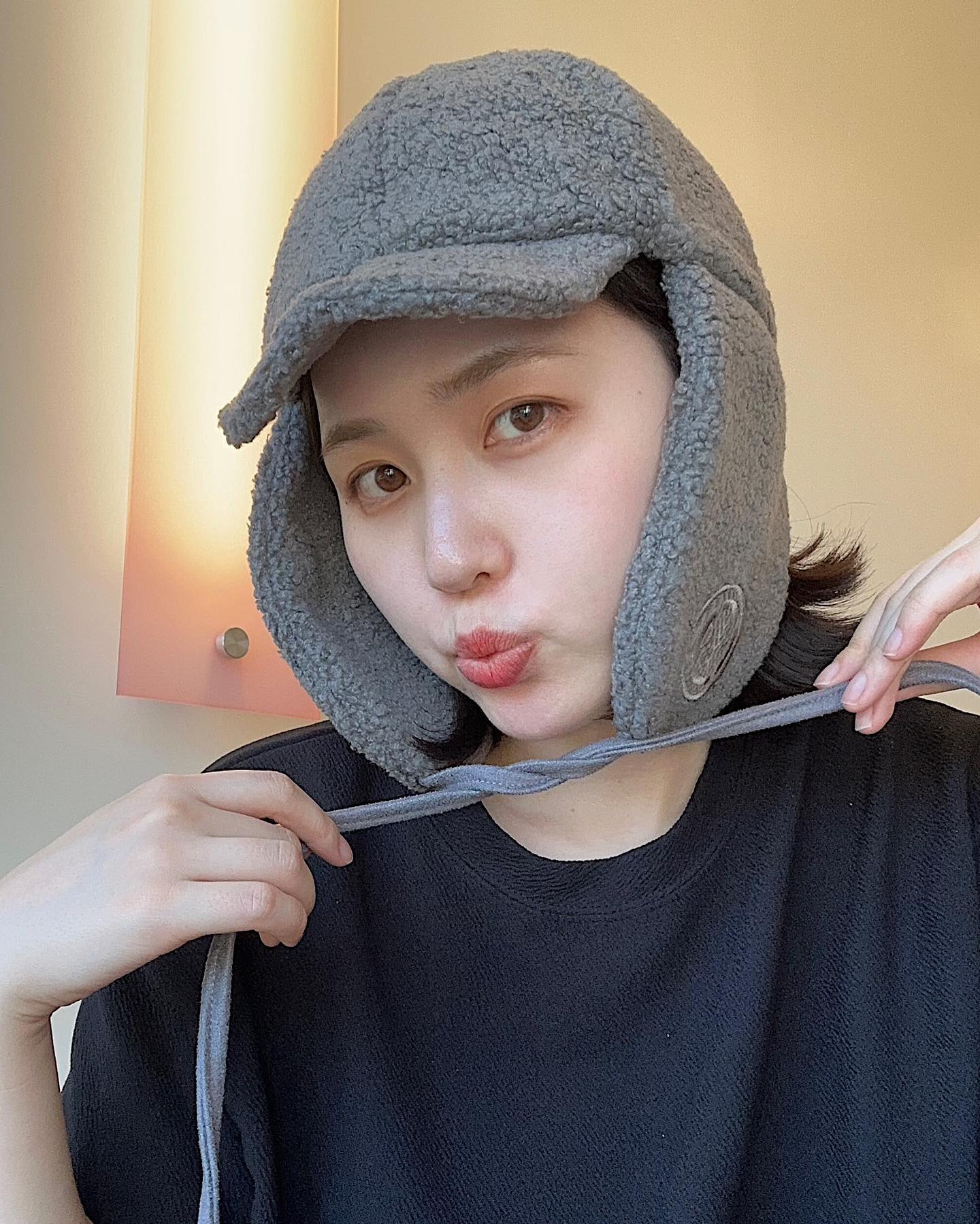 #협찬 techskin_official idea_golf_gear
귀여움도 살리면서 따수함까지 잡을수있는 #테크스킨모자 
귀랑 볼까지 덮으니 따땃 그 자체🖤

캠핑할 때도 골프 칠 때도 너무 잘 쓰겠다☺️
올 겨울 내 두피에 합체 될 예정
.
.
.
#양털모자 #이어머프 #후리스모자 #방한모자 #군밤모자 #귀도리모자 #귀달이모자 #겨울모자 #겨울모자추천