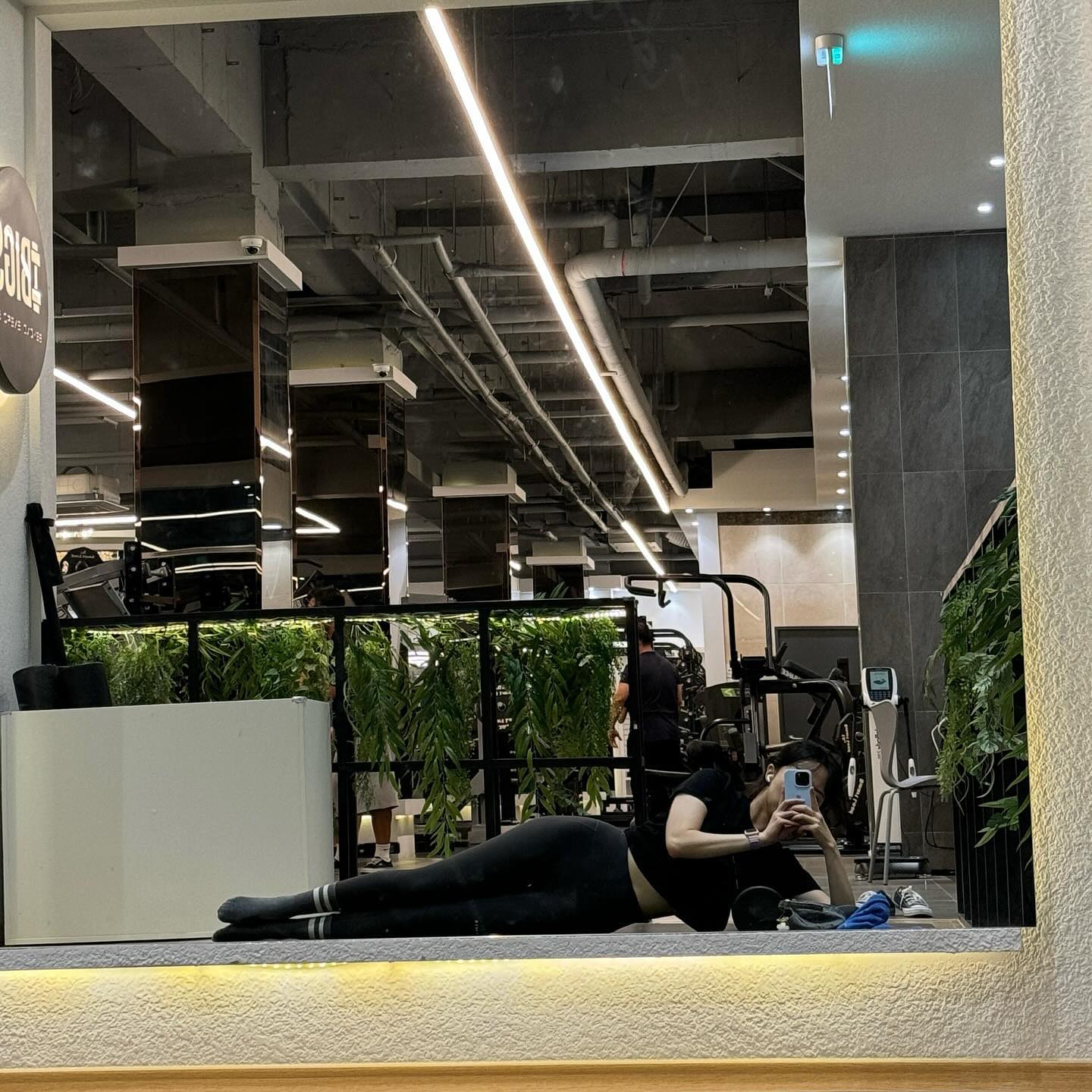 산책하기 딱 좋은 날씨 🔆 🐈…☆ 𓏲 ꙳ ⭐️ 집근처에 공원있으면 좋겠다☹️