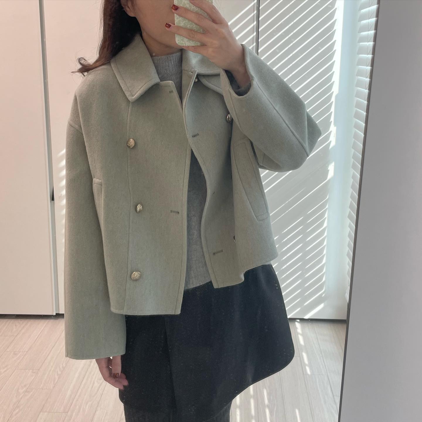 #sentipit_ootd 자유로운직장인데일리룩
-
이번겨울 하도 안추워져서 
#핸드메이드하프코트 
구매했더니, 구매하자마자 추워짐😢

▪️outer : gcut_official