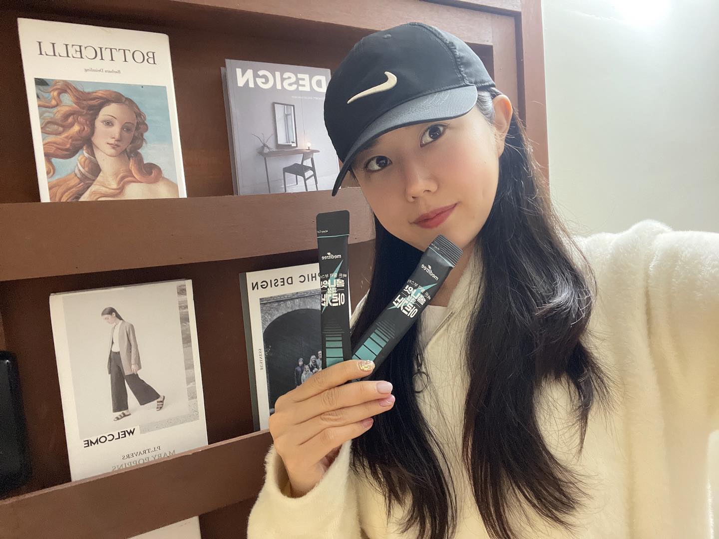 #협찬
🔅올나잇 액상 L 아르기닌 6000
 ⠀
요즘 회사 업무와 야근으로 피곤해서
올나익 액상 아르기닌을 먹어봤어요
하루 딱 1포 스틱 그대로 먹거나, 물에 타서
간편하게 먹을 수 있는 아르기닌 제품이에요💕

아르기닌 특유의 비린맛 없고 상큼한 레몬맛이라
부담 없이 먹을 수 있는 올나익 액상 아르기닌😘

마카, 타우린, 아연, 비타민B군, 비타민C
활력을 가득 담은 부원료가 1포에 모두 들어있어요

✅업무와 야근으로 피로한 저 같은 직장인 분들!
✅학업에 지쳐서 체력이 떨어지는 수험생!
✅운동 부스터가 필요한 분들! 등
👉모든 지치신 분들에게 기력 충전용으로
추천하는 올나익 액상 아르기닌

지친에너지 활력을 채워준답니다
(+남친, 여친 선물용으로도 강추👍)
⠀
🔅meditree.official
🔅https://meditree.kr/goods/goods_view.php?goodsNo=1000000643

#메디트리 #메디트리아르기닌 #액상아르기닌 #마시는아르기닌 #오운완 #운동스타그램 #아르기닌추천 #운동필수템 #운동전필수템 #벌크업필수템