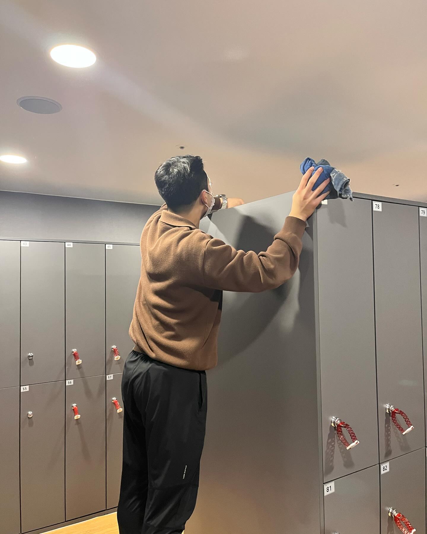 탈의실 항상 깨끗하게 관리하고 있습니다!
월요팅하시고 추워진 만큼 따듯한 실내로 운동하러 오시죠!
