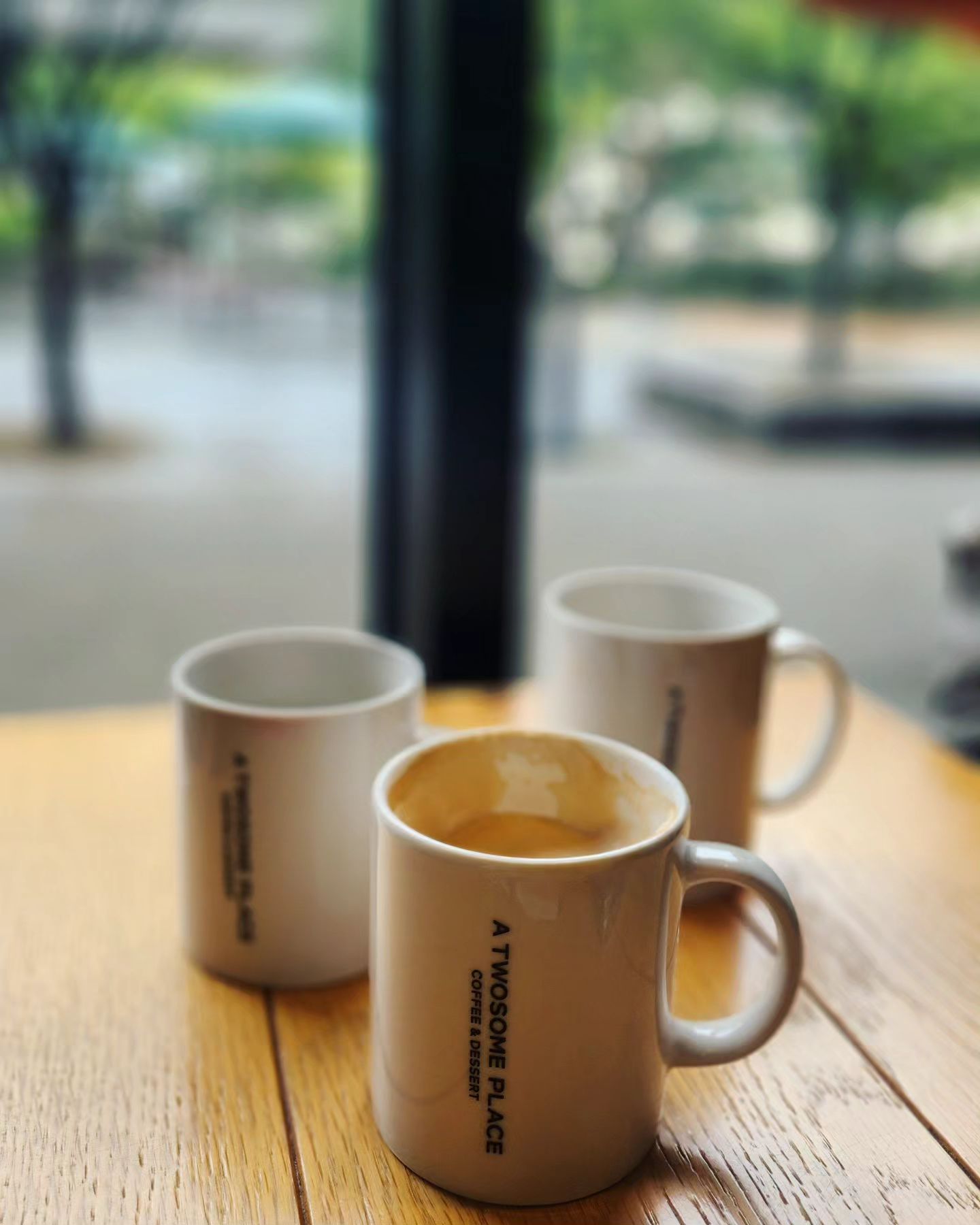 .
비오는 흐린날 오전 커피타임☕️
.
뭐 분위기 있는 얘기하는건 아니고
놀 계획 세우는 중😂
.
#단순하게 #대충살자 #커피한잔
#투썸플레이스 #흐린날 #수다타임