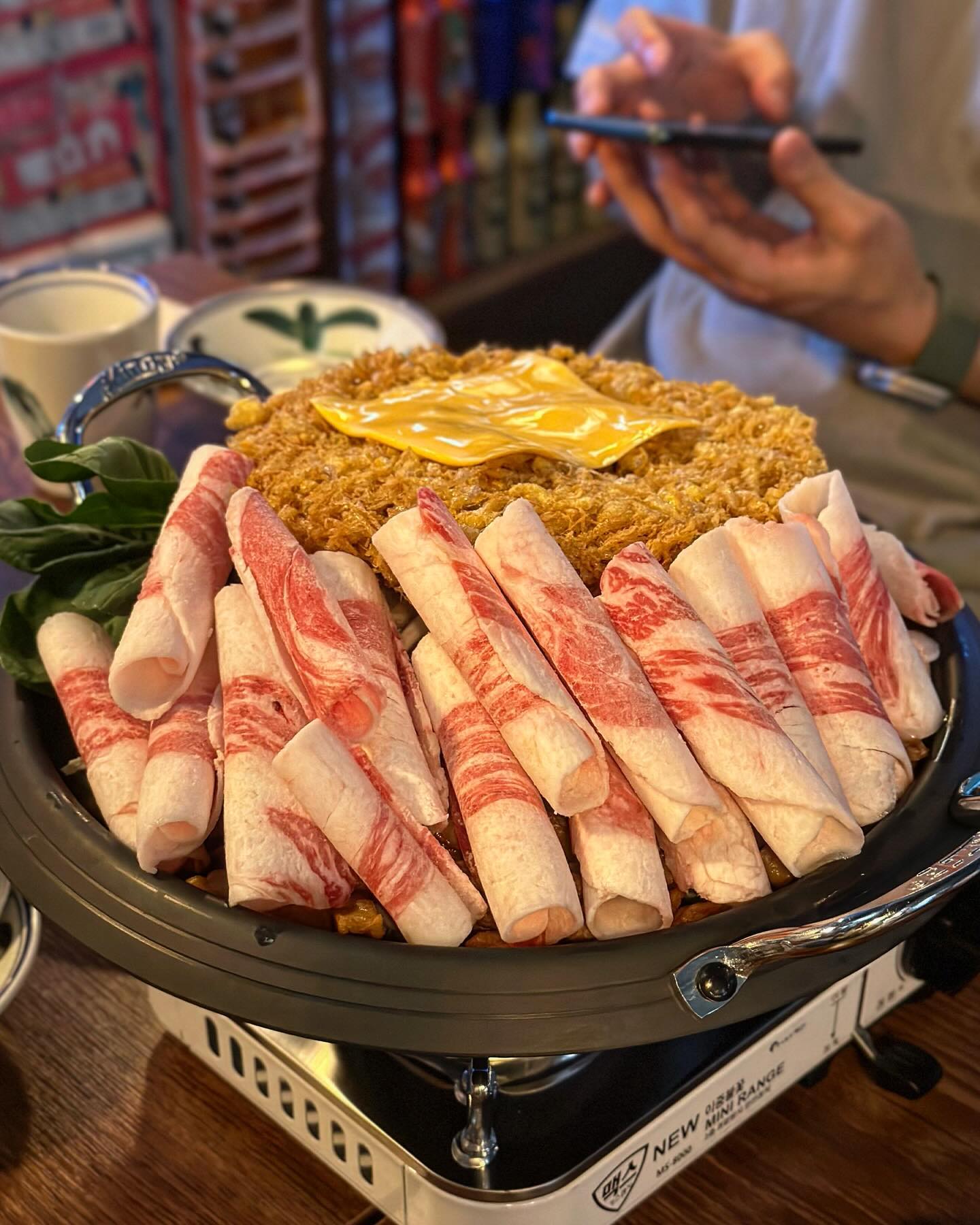 꼬들한 차돌박이에 계란튀김 🍳
얼큰한 김치짜글이 느낌인데 특이해 👀..
당면사리 추가 만들어즈세요 제발,,
  
#모란맛집 #모란술집 #모란안주맛집 
#쯔쯔쯔 #성남핫플 #모란핫플 #성남맛집
