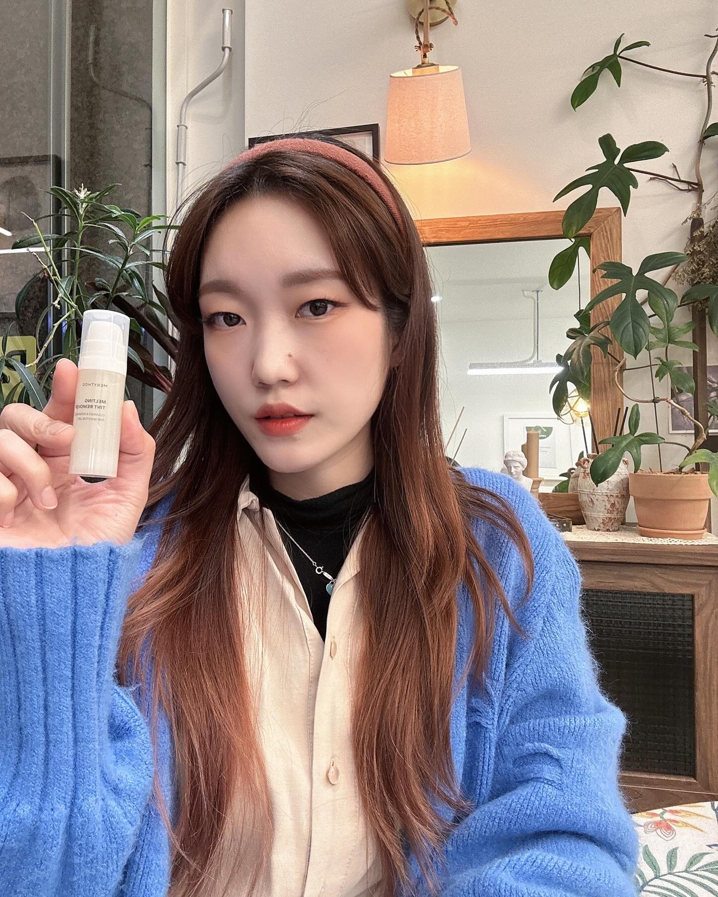 #광고

🫨착색짱짱한 틴트도
가볍게 지워버리는 리무버
꿀향도 달달하고 촉촉
각질도 정리되고~너무 좋다~✨

🍯꿀과 비즈와스 성분으로 
당김 걱정없이 촉촉함을 남기는 
순하지만 확실한 클렌저

😘착색과 미세한 주름이 많은 
입술을 위한 전용 리무버에요

.
.
.
.
#메리쏘드 #메리쏘드멜팅틴트리무버 
#멜팅틴트리무버 #리무버 #틴트리무버
#착색관리 #착색제거 #클렌징 
#클렌징젤 #저자극리무버 #뷰티소통 
#립케어 #클렌저추천 #코덕 #코덕소통 
#뷰티 #뷰티꿀팀  #makeup #lipmakeup 
#cleansing #cleansers #kbeauty #beauty 
#동네카페 #셀피 #selfie 
#은평구맛집 
#wee1114 #녜지뷰티