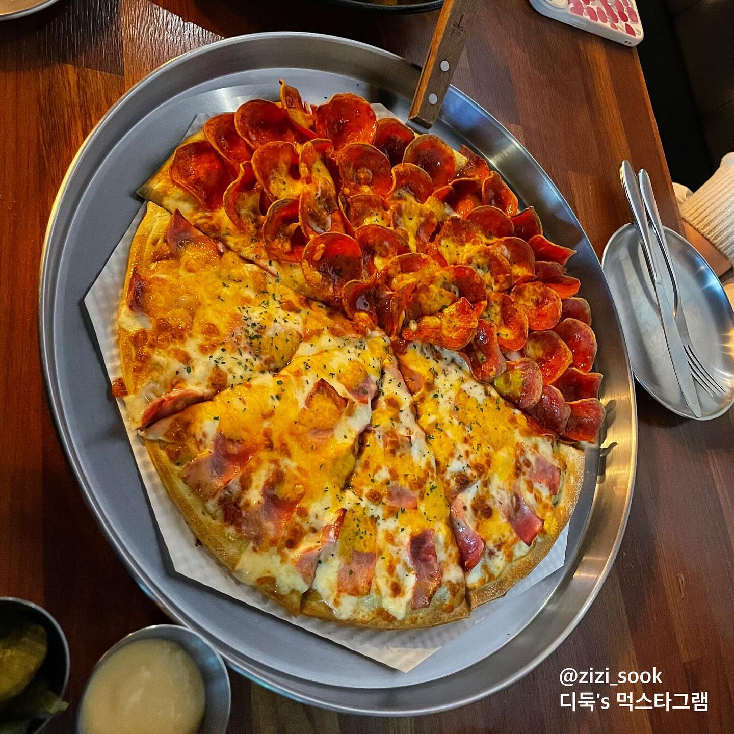 탄수화물 파티 🍕

도우 두께도 적당하고 간이 적당해서 맥주랑 마시기 딱이야 🍺
성공적인 피맥💛

#피제이피자 #두정동맛집 #디둑_천안 #디둑_두정동