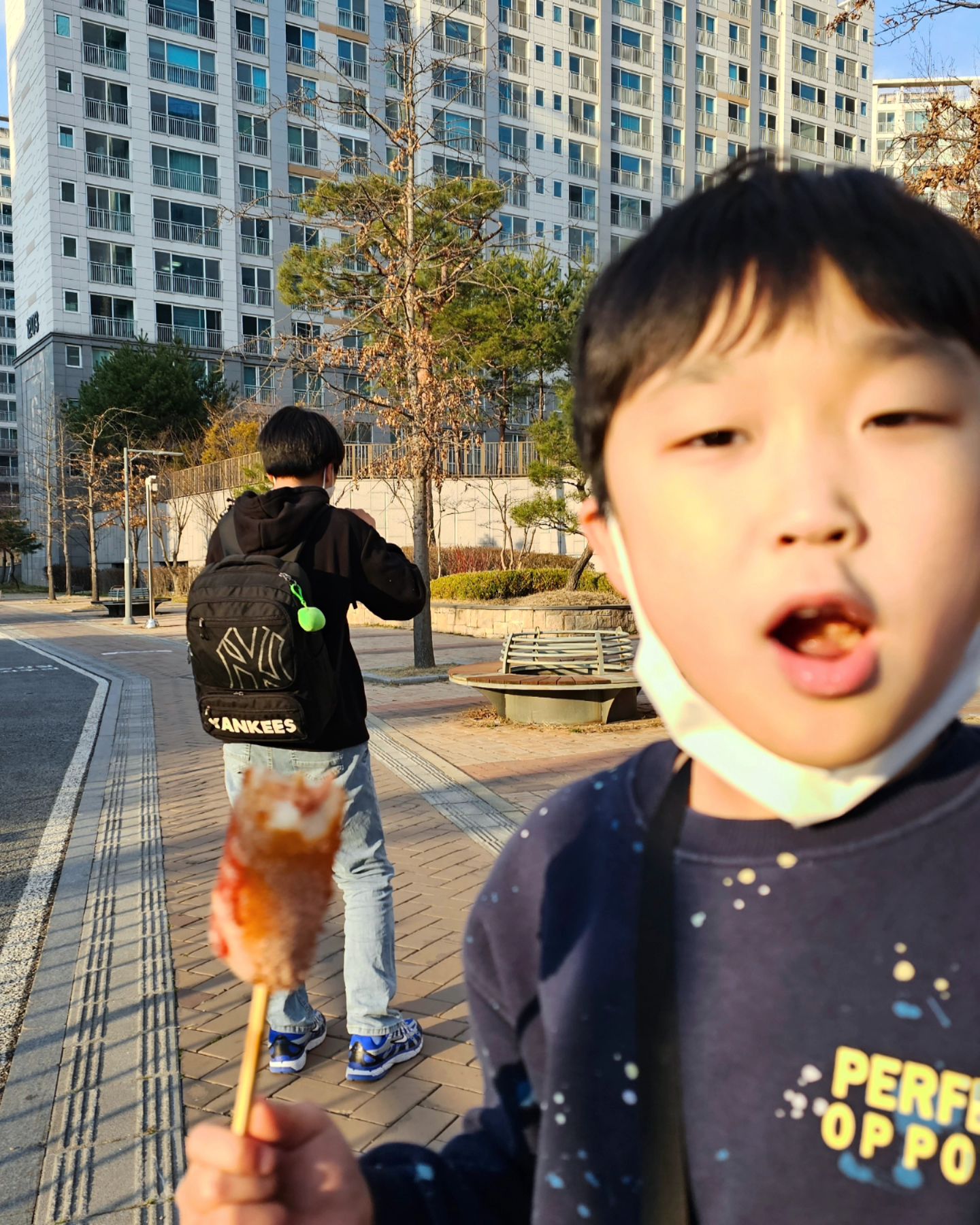 와아~ 오늘 하루도 불태웠다~😵‍💫🔥
불타는 목요일을 보냈네...😅

#놀다지쳐잠들리라 😏
#먹고또먹고
#아들그램 #형제그램 #조카그램 #하교후일상 🎒