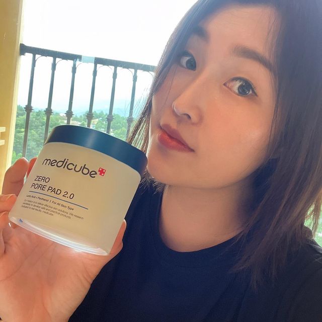 Linz 은지 on Instagram: "#광고 #medicube#AD#@medicube_korea #메디큐브 #강원도 #속초 다녀와서 #모공패드 꾸준히 사용중이에요 ~ 진짜 이렇게 편한ㄱㅔ 있어요!!?!!’ 네 앞으로도 계슉 구매에정 . . ☑️
