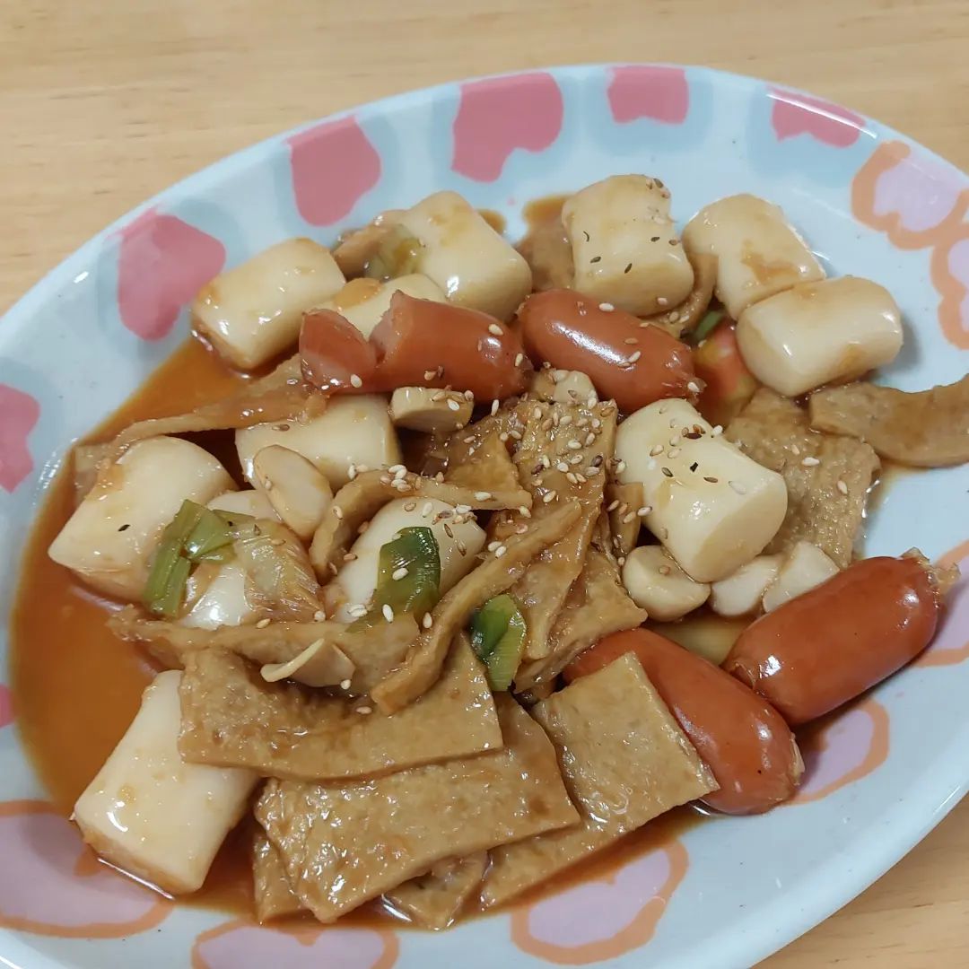 하루 두번 떡볶이 😝
점심 저녁 으헤헤
크리처컴포트 즐거웠다 방출.. 안뇽👋
또뭘.. 사..ㄲ .. ㅋㅋㅋㅋ

#그만사 #제발 #크리처컴포트 #즐거웠어 #안뇽 #떡볶이 #최고