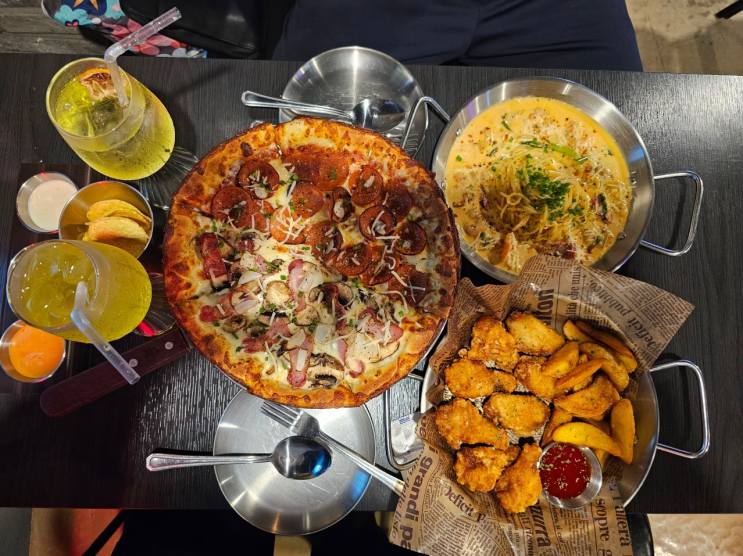 교대역 피자에 미치다, 펍 분위기 물씬 나는 교대역 맛집