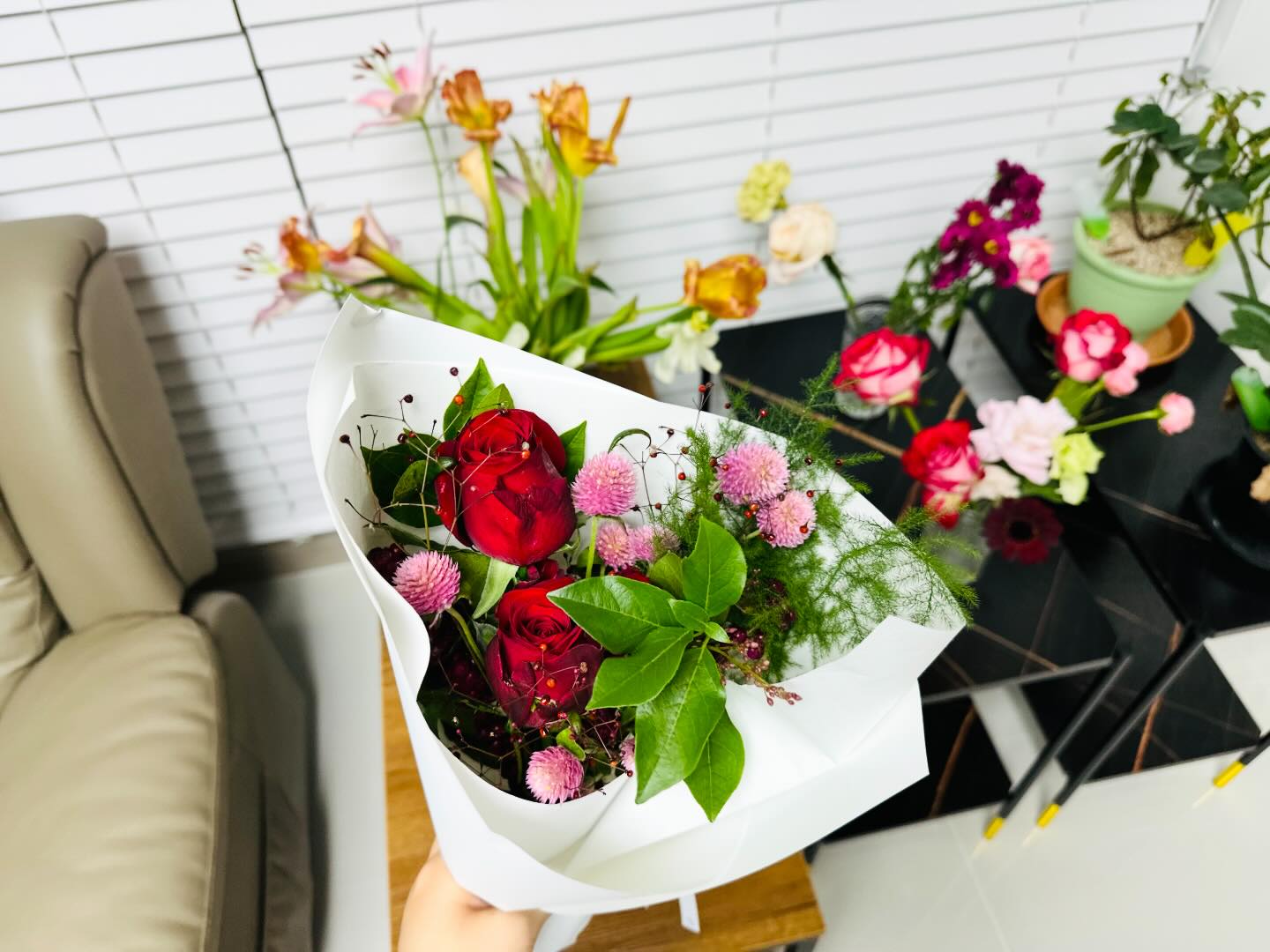 #💐 #🥰 #😘 #꾸까 #kukka #이쁘다😍 #2주뒤가기다려진다🧡 #2주뒤가기대된다 #2주마다꽃구독 #2주마다만나는꽃 #2주마다한번씩 #꽃구독 #꽃구독서비스 #이번꽃색상너무이쁘다🤭 #❣️ #💕 #알록달록 #핑크색상 #빨간색상 #초록색상 #너무마음에든다 #여러가지색상 #🌼 #🌻 #🌷 #🌹 #🌺 #🌸