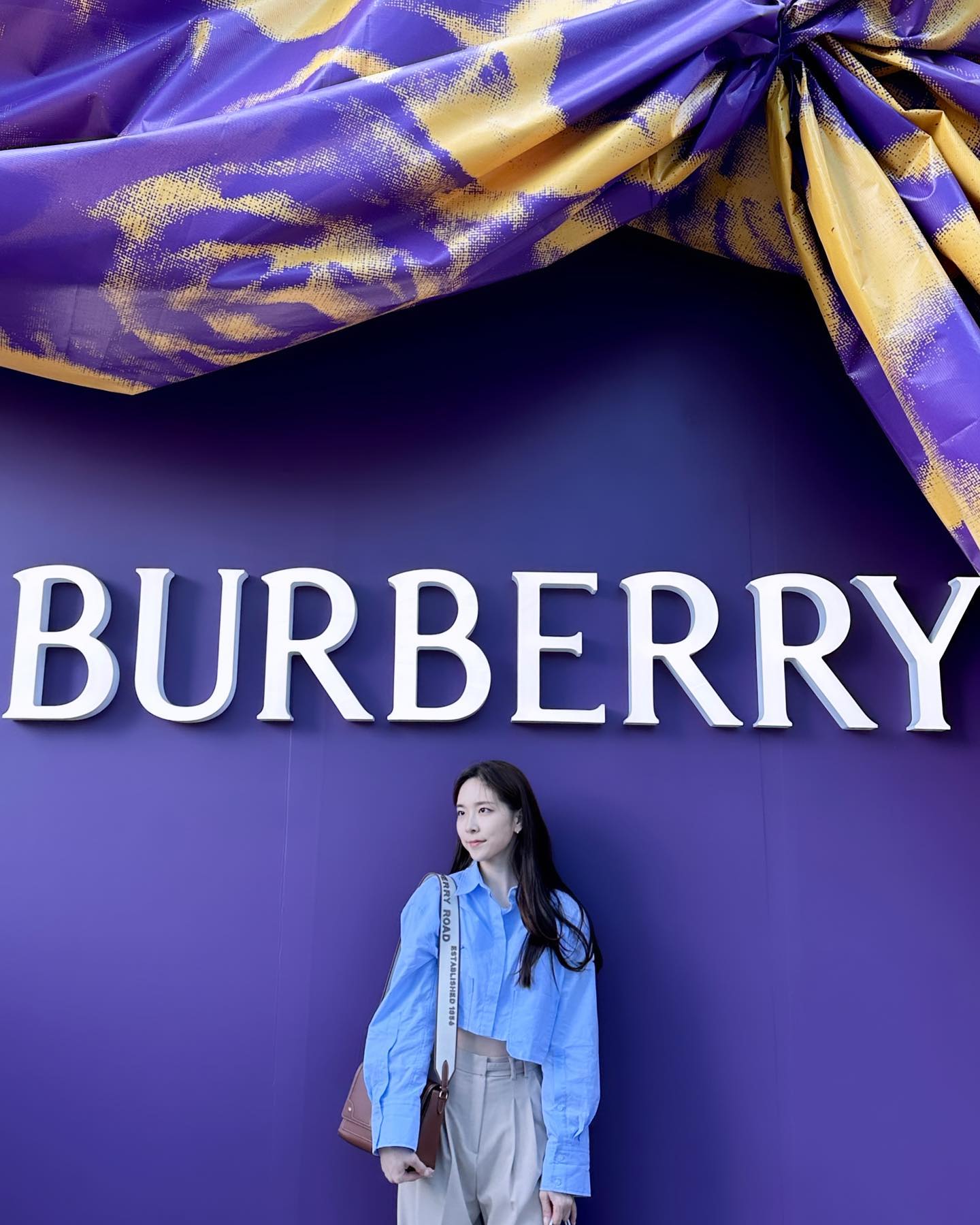 SEONGSU n BURBERRY n FOOD
 💜💐💛