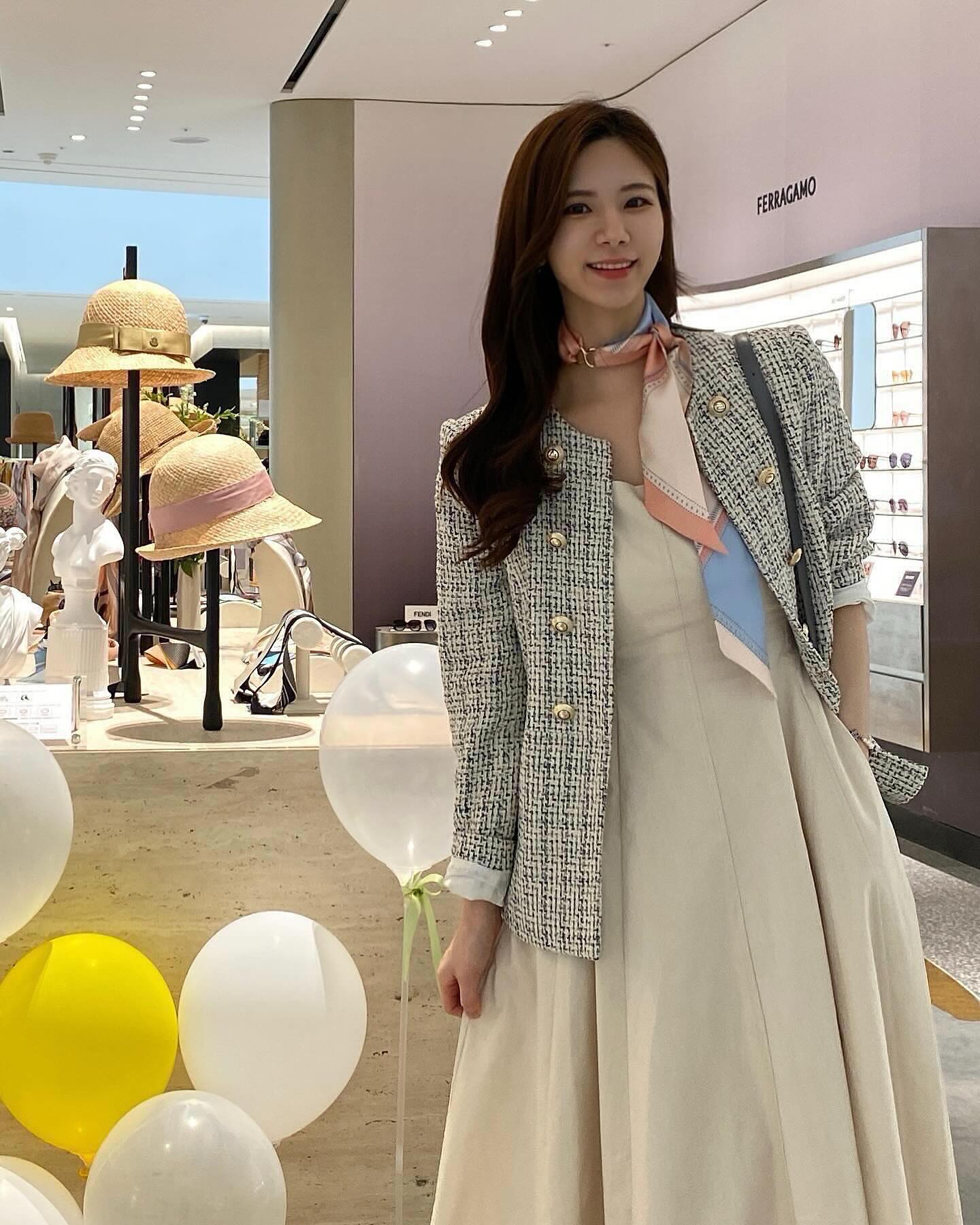 saintluxure_official 
내남결 박민영스카프 예뻐서 찾아봤었는데
봄맞이기분으로 내가 나한테 선물💘
핑크색 기분조아😛