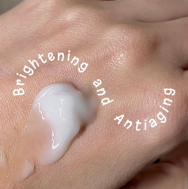 Claudy 크 on Instagram: "#협찬 Brightening and Anti-aging cream from @maoom_dahae 😙 AHA 20% is a burden, experience it from 3%! GIAHAssy 3 Cream is АНА 3% 9, triplesica Soothing and skin Hypoallergenic Test 👍🏻 - Exfoliation and cleanin