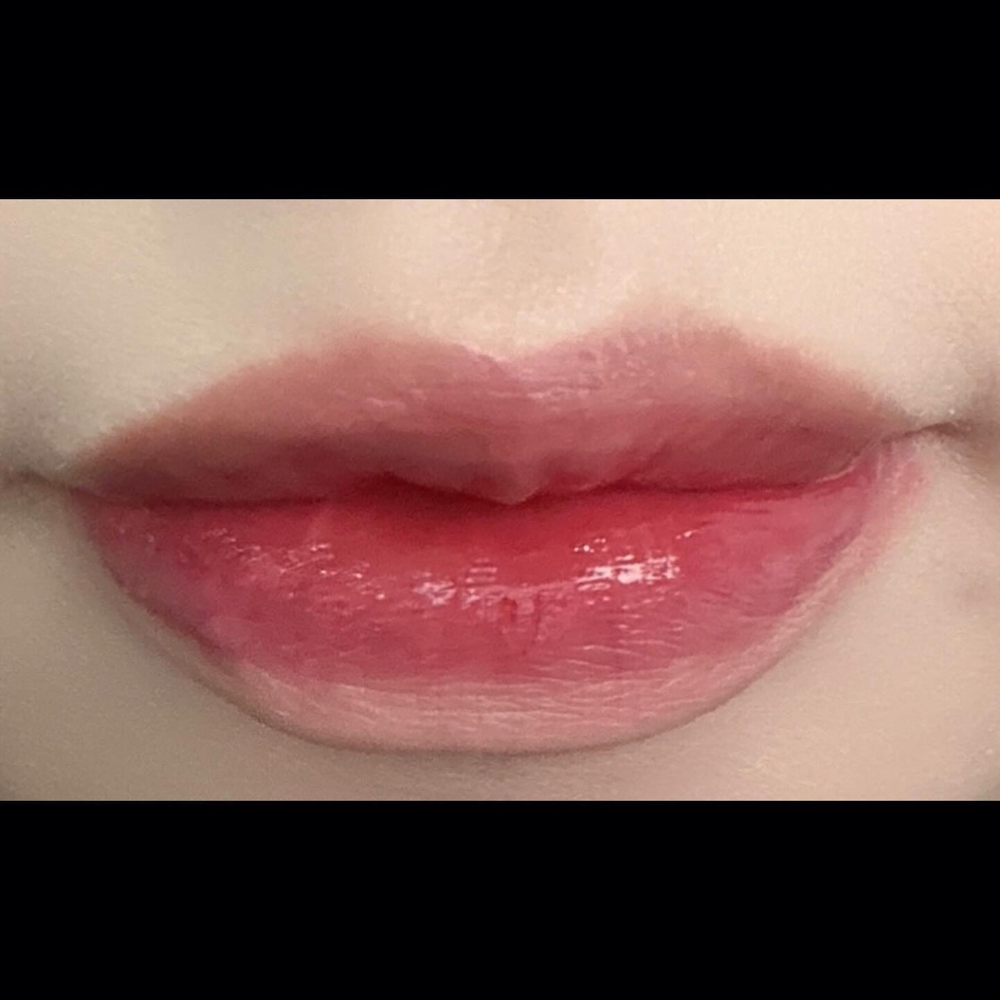 #협찬  삐아 로 틴트 2호

색조맛집 삐아에서 틴트를 첨써본다궁..
글로시한 제형인데 발색이 저게 맞나? 한콧바른건데 발색 미쳤따링
2호는 웜톤 베스트 컬러 인데 걍 컬러가 이뻐요..
난 요고 올영 부평삼산점가서 샀지롱 올영앱에서 재고확인하고 가기
메모메모!!!
#삐아 #삐아색조맛집 #bbia #로틴트후기 #삐아로틴트 #삐아인증이벤트 #올리브영