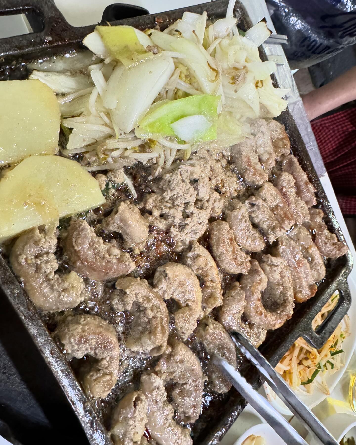 낮2시부터 곱창😋역시 곱창은 #황주집
곱창에 곱이 가득❤️볶음밥은 필수 대낮부터 맥주😄
근데 나 잠은 언제자니😵‍💫
#수유역곱창#곱창맛집#먹스타