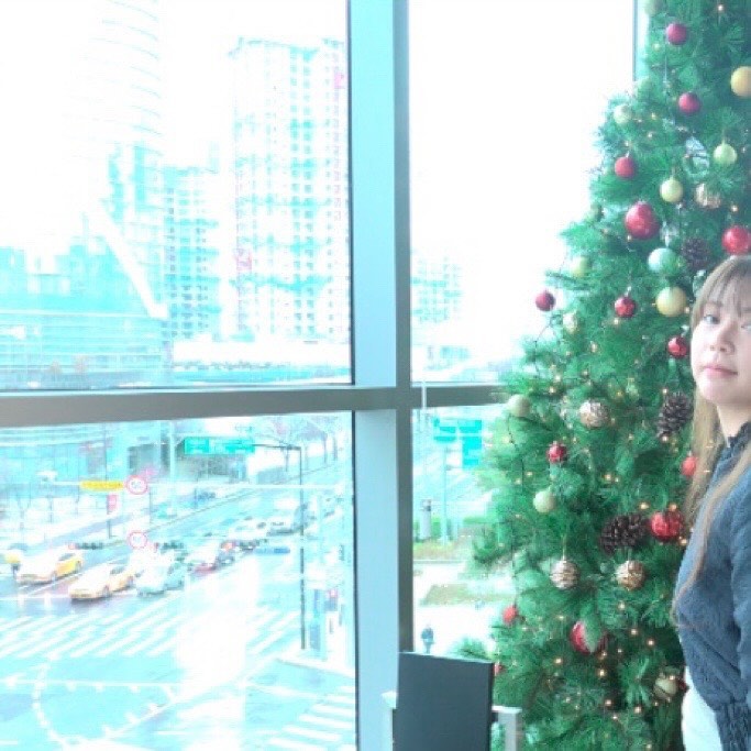 #happynewyear 올해도 요로케 이야기 나누고 살아가면서 부족한 부분들 배우고 감사합니다 !🍀 새해 복 많이 받으시구 건강한 한 해 마무리 되세요🩵🧚🏻‍♂️🩵 
HAPPY NEW YEAR 🍀 and I wish you’re marry end of the year bye 2023 welcome 2024💁🏼‍♀️🦦🦦🦦🩵