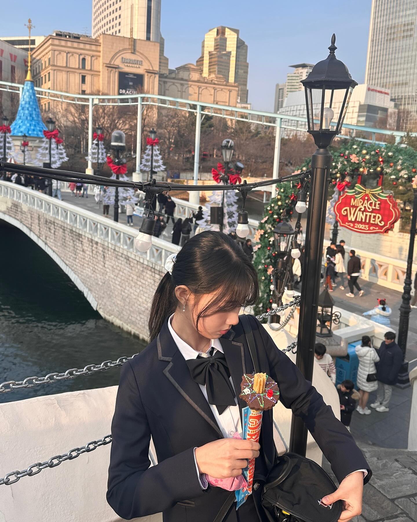 앞으로 구르고 뒤로 구르면서 봐도 고딩