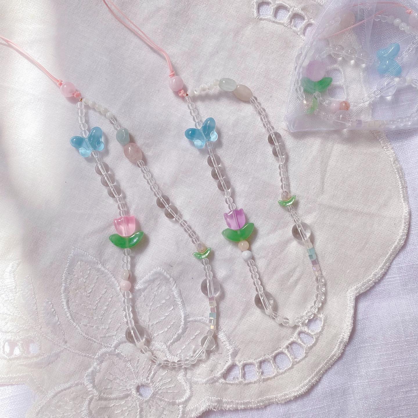 ⠀⠀⠀⠀⠀⠀⠀⠀⠀⠀⠀⠀
🌷튤립 핸드폰스트랩
⠀⠀⠀⠀⠀⠀⠀⠀⠀⠀⠀⠀
린의상점의 감성을 담아낸 폰스트랩이예요.
영롱하고 맑고 깨끗한 구슬들과
곱고 어여쁜 튤립으로 구성되어 있어요🌷
⠀⠀⠀⠀⠀⠀⠀⠀⠀⠀⠀⠀
💛price..19,000
💜color..연분홍,분홍,하늘,연보라
⠀⠀⠀⠀⠀⠀⠀⠀⠀⠀⠀⠀ 
💌주문은 디엠 부탁드려요