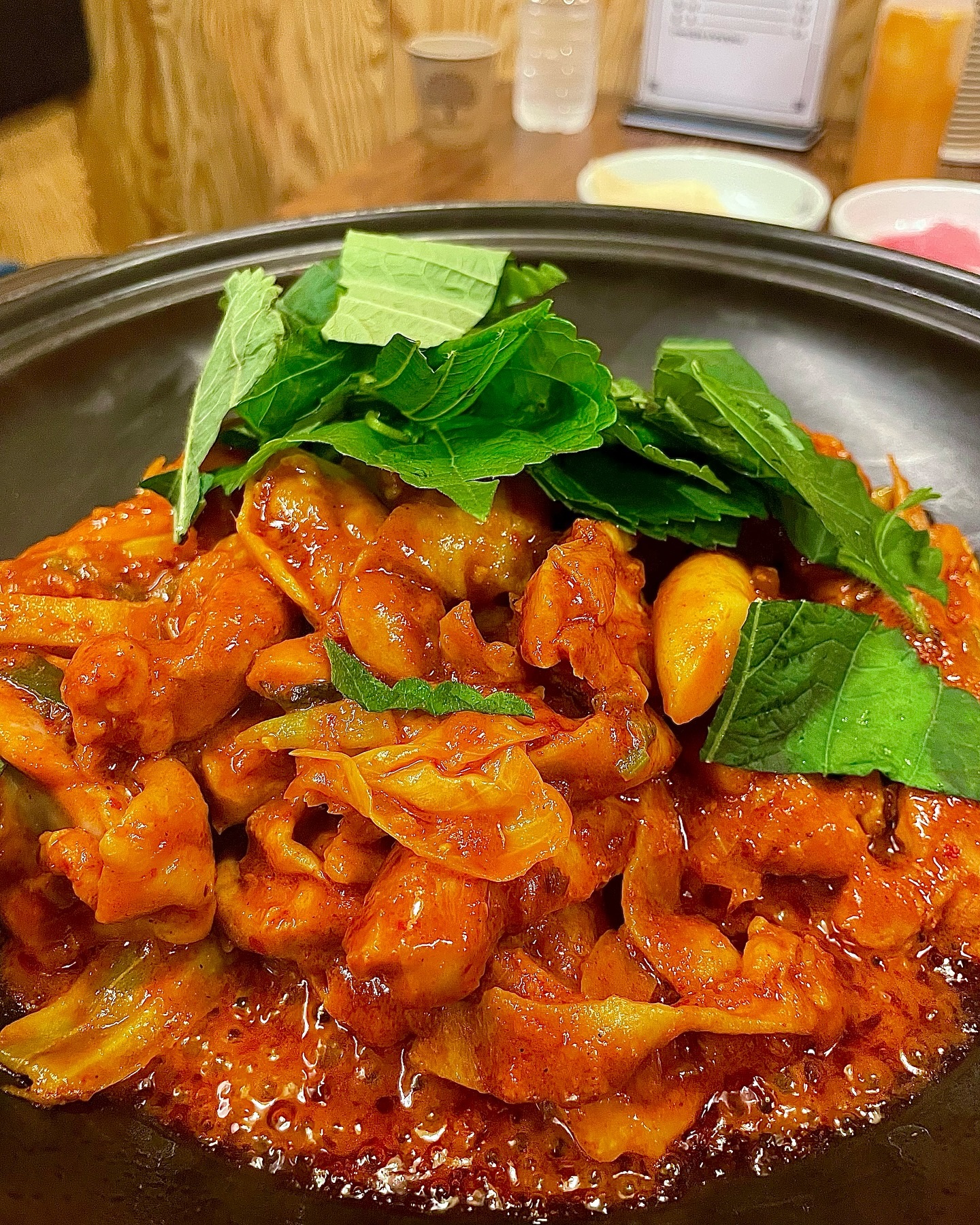 ✔️ 닭갈비 도시
😋 닭갈비 2인분
🧐 허벅지살을 사용하여 부드러운 닭갈비를 먹을 수 있으며,
또띠아에 싸먹으면 또 다른 느낌을 주는 닭갈비 도시
각종 야채와 과일을 사용하여 순수한 단맛과 조화로운 양념 배합으로
최고의 닭갈비 맛을 이끌어낸 곳

서울 동대문구 망우로21길 52 춘태빌딩 B동 104호

#jmt #존맛 #동네맛집 #맛스타그램 #맛집소개 #맛집스타그램 #맛집추천 #맛집탐방 #맛스타 #먹스타 #맛집 #먹방 #맛집투어 #먹방스타그램 #먹스타그램 #오늘의맛집 #맛집공유 #추천맛집 #찐맛집 #전국맛집 #맛집여행 #맛집그램 #맛집코스 #먹스타맞팔 #핫플레이스 #핫플 #서울여행 #서울여행지추천 #서울데이트코스 #협찬