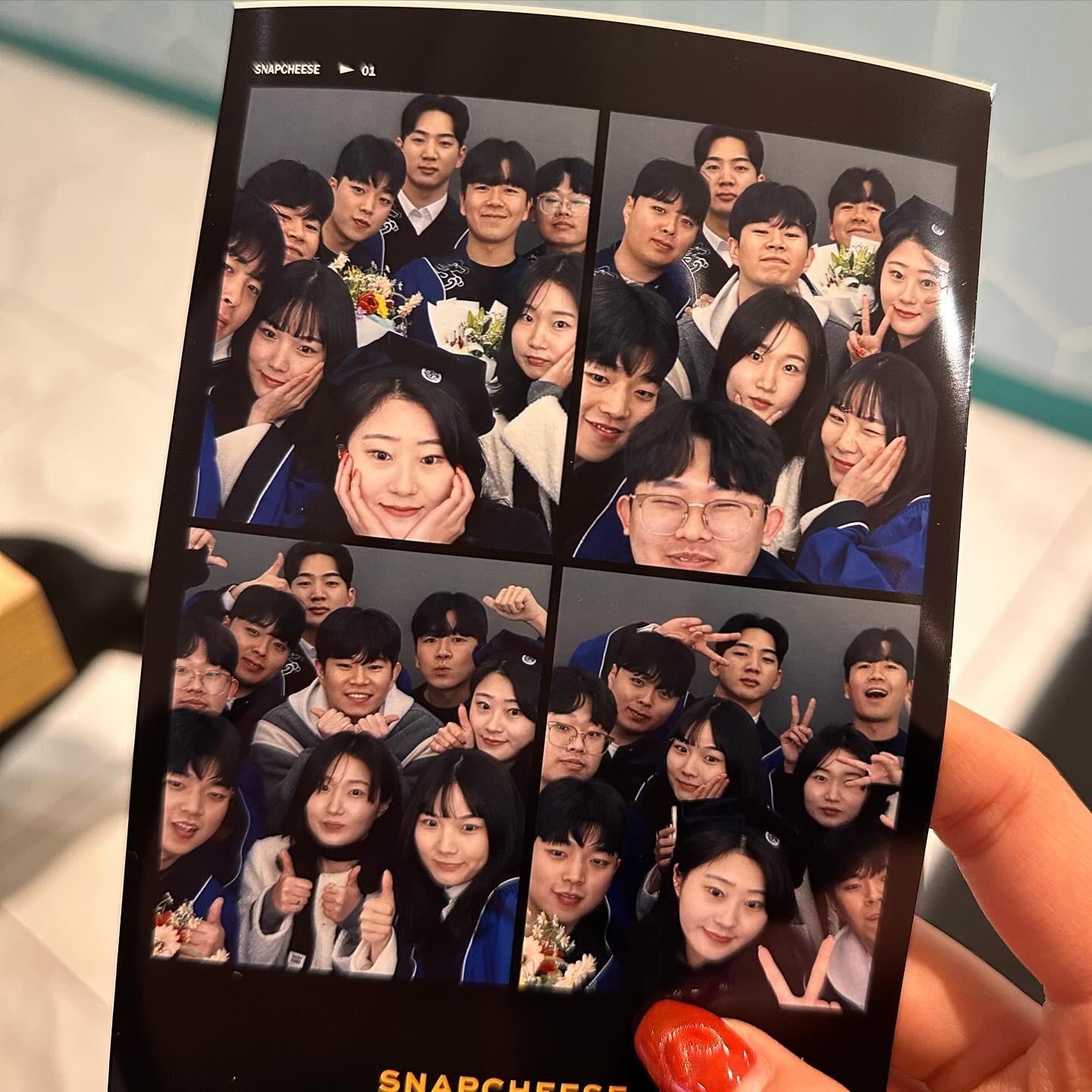 내졸업식보다 더 신났던 친구들 졸업식
졸업 축하해👩🏻‍🎓❤️