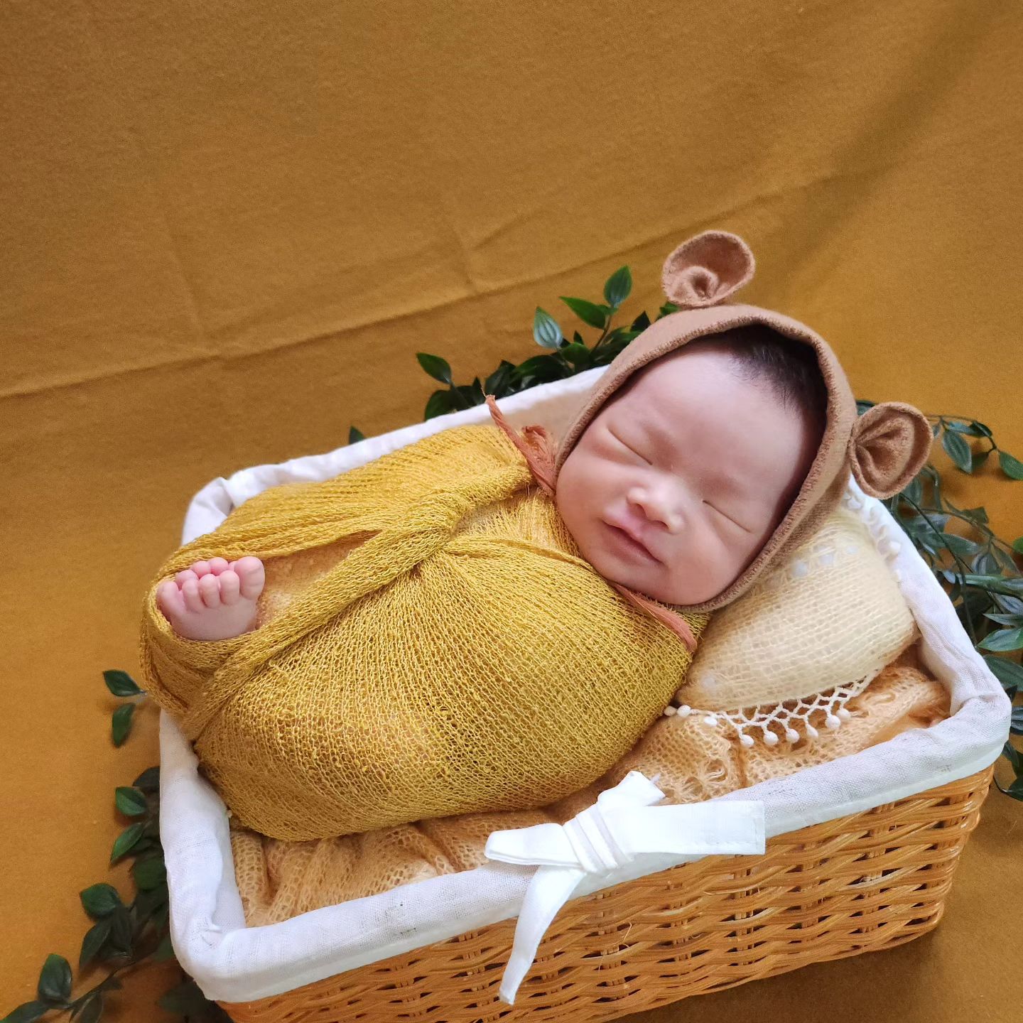 태어난지 16일째🙆‍♀️ 조리원 촬영!😃
넘 귀욥쨔나.....❤️

드디어 제대탈락 했다!! 연우야 고생했어 :)

#성장촬영 #성장앨범 #성장일기 #조리원촬영 #킨더스튜디오 #베이비파스텔 #베이비파스텔안양점 #아기촬영 #제대탈락 #맘스타그램 #맘소통 #아기스타그램 #소통