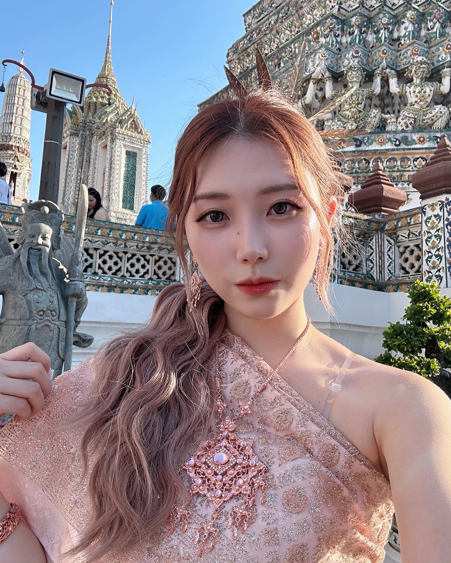 태국 여러곳 돌아다니다 찾은 
맘에 들었던 핑크 전통의상 쑤타이💕

.
.
#여행기록 #태국여행 #방콕왕궁 #태국여행추천 #여행스타그램 #쑤타이 #왓아룬 #티츄카 #방콕여행 #방콕핫플 #동남아여행 #방콕여행코스 #tichucarooftopbkk #travelphotography #thailand🇹🇭 #bangkok #photooftheday  #thailand #thailandtravel